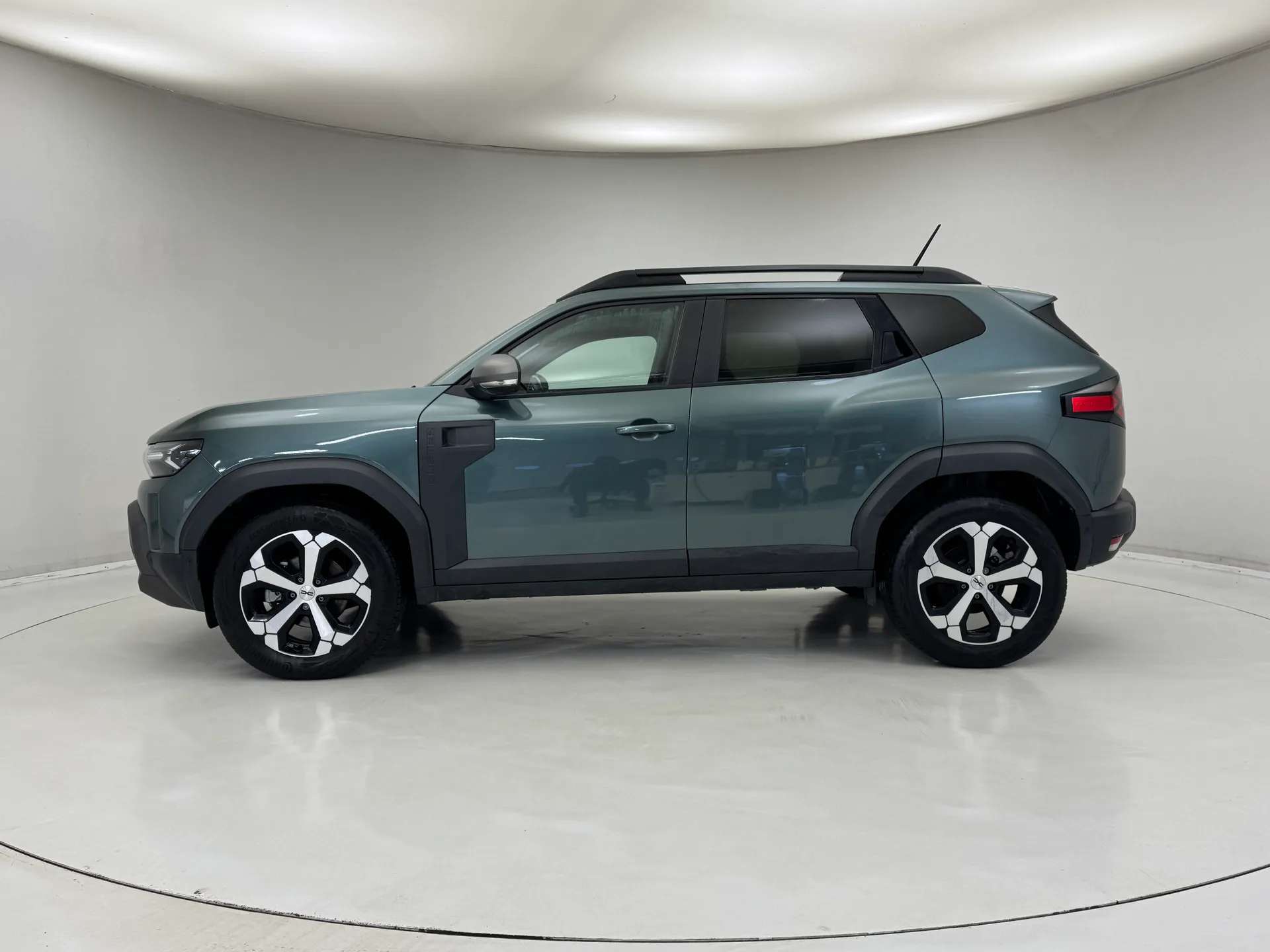 A 2024 DACIA DUSTER 1.6 Hybrid 140 Journey 5dr Auto A 2024 DACIA DUSTER 1.6 Hybrid 140 Journey 5dr Auto