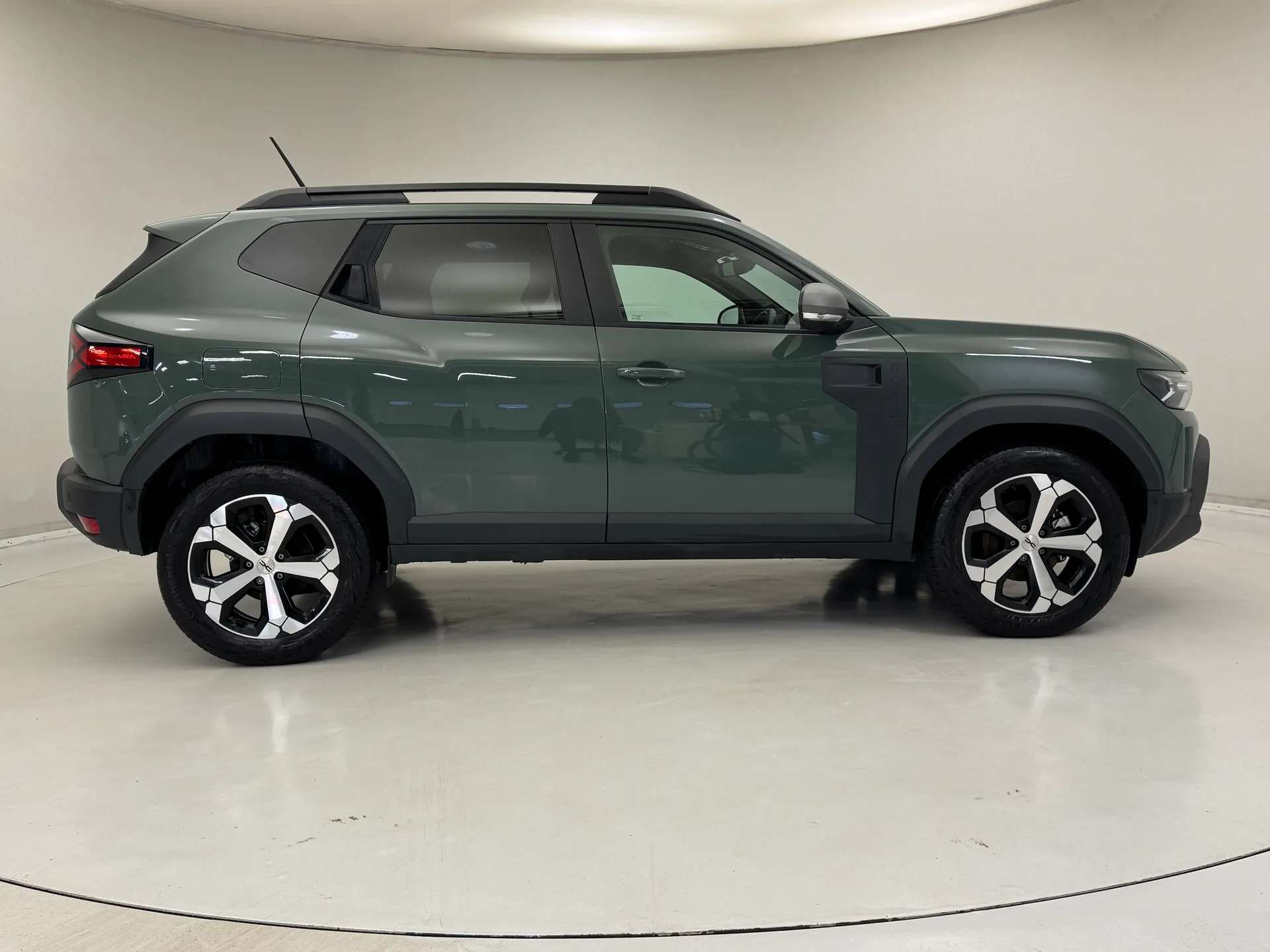 A 2025 DACIA DUSTER 1.6 Hybrid 140 Journey 5dr Auto A 2025 DACIA DUSTER 1.6 Hybrid 140 Journey 5dr Auto