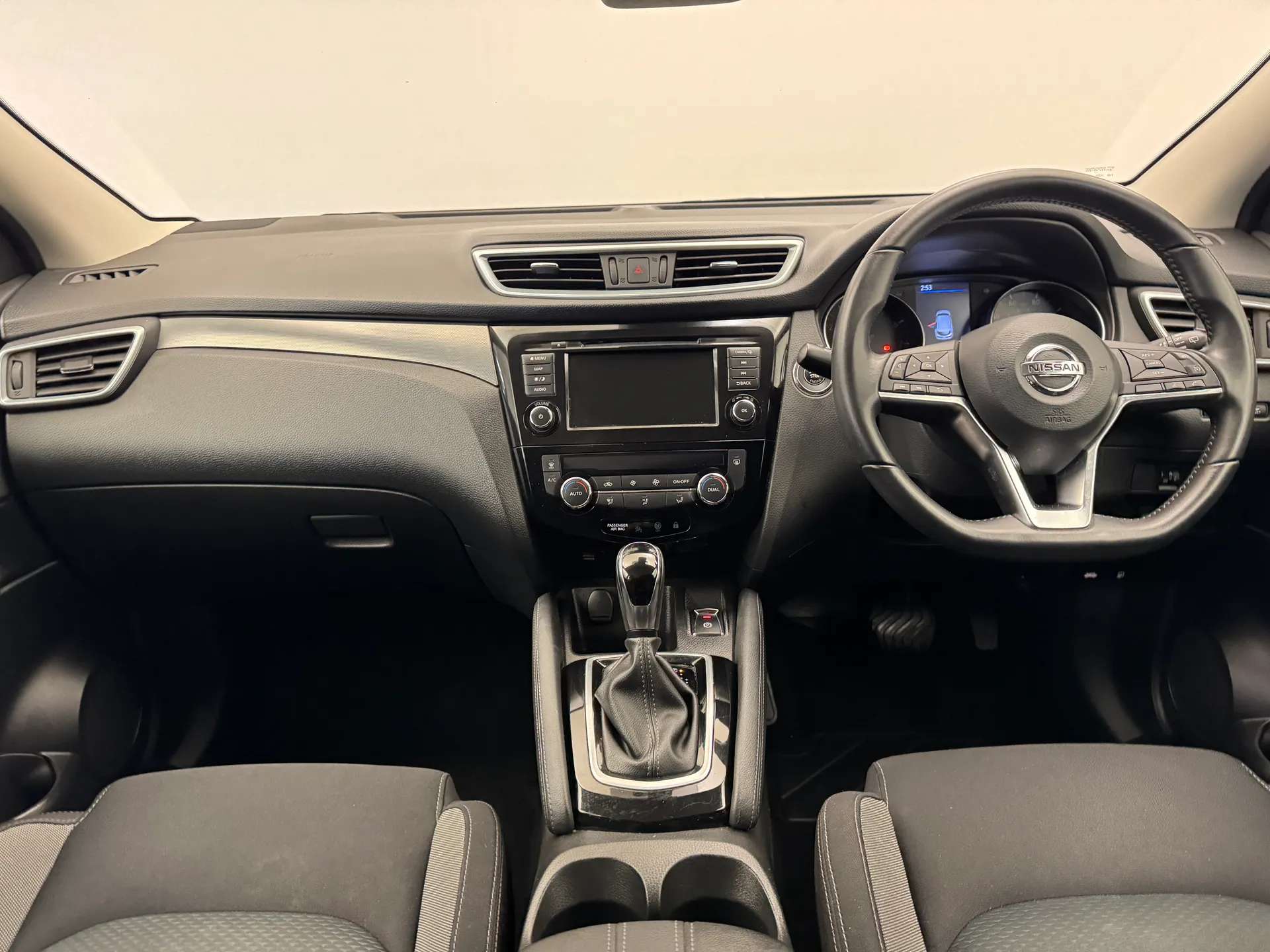 A 2019 NISSAN QASHQAI 1.3 DiG-T 160 N-Connecta 5dr DCT A 2019 NISSAN QASHQAI 1.3 DiG-T 160 N-Connecta 5dr DCT