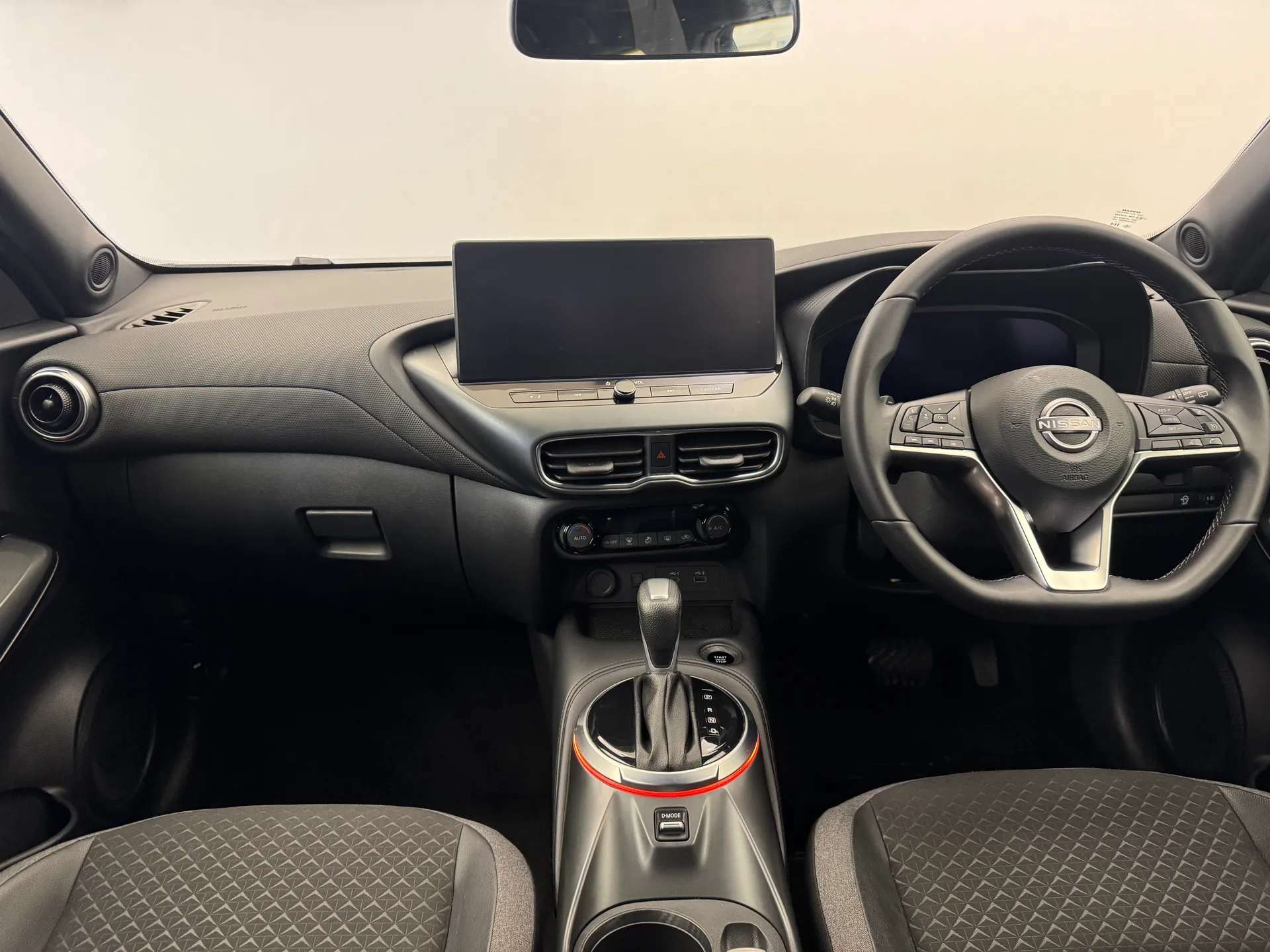 A 2025 NISSAN JUKE 1.0 DiG-T N-Connecta 5dr DCT A 2025 NISSAN JUKE 1.0 DiG-T N-Connecta 5dr DCT
