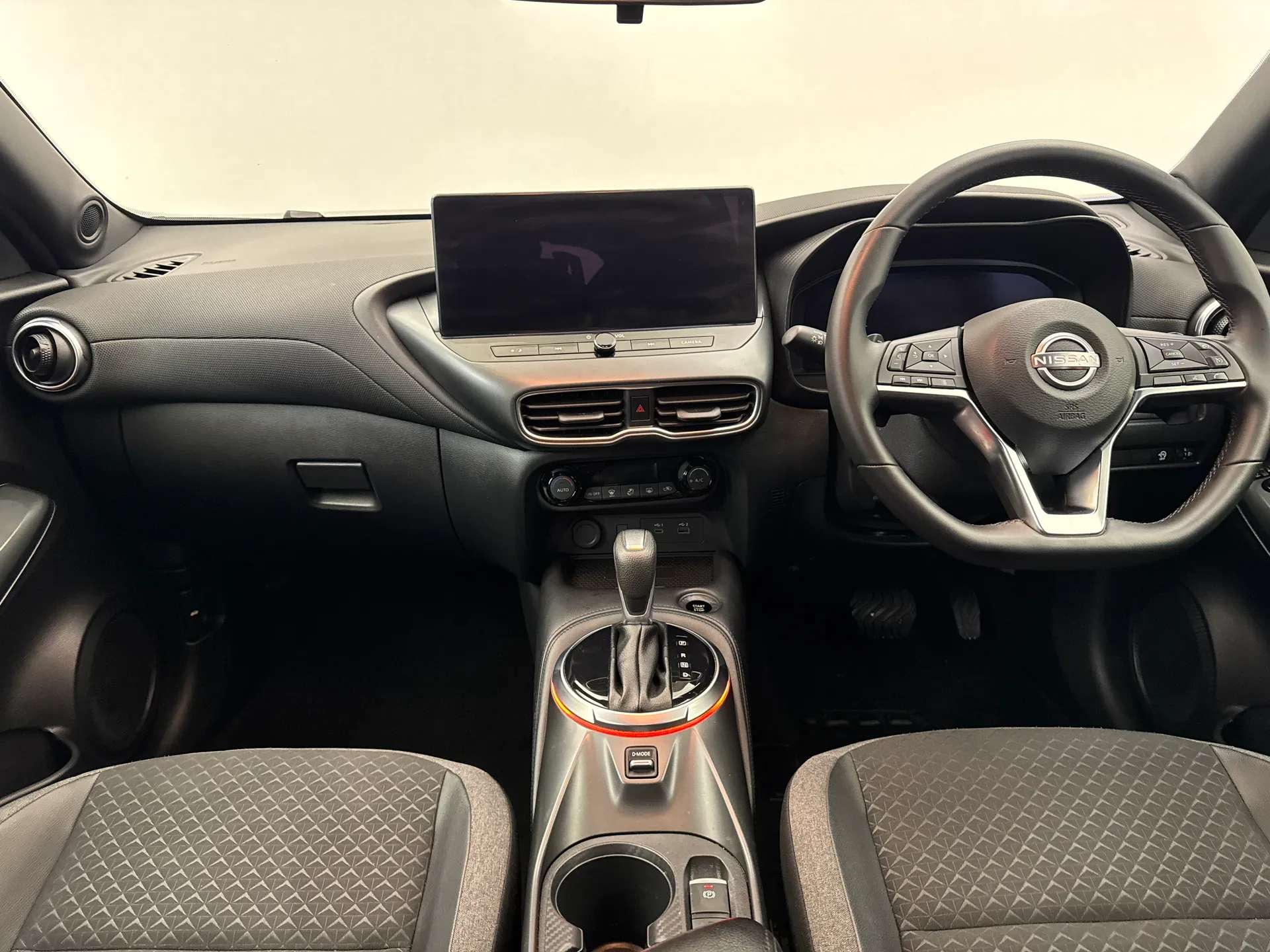 A 2025 NISSAN JUKE 1.0 DiG-T N-Connecta 5dr DCT A 2025 NISSAN JUKE 1.0 DiG-T N-Connecta 5dr DCT