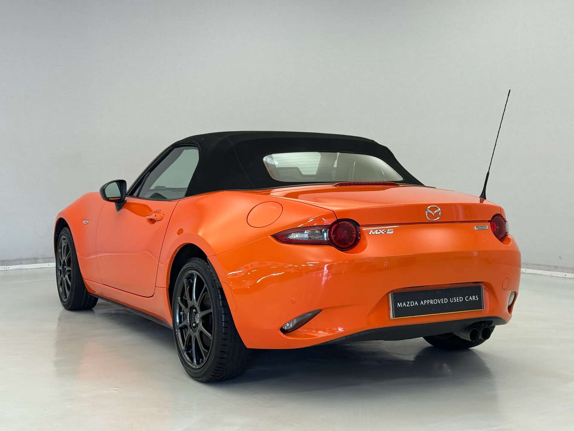 2019 MAZDA MX-5 2019 MAZDA MX-5