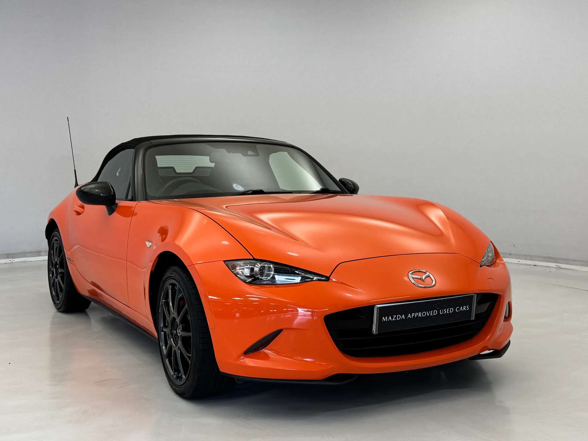 A 2019 MAZDA MX-5 2.0 30th Anniversary 2dr A 2019 MAZDA MX-5 2.0 30th Anniversary 2dr