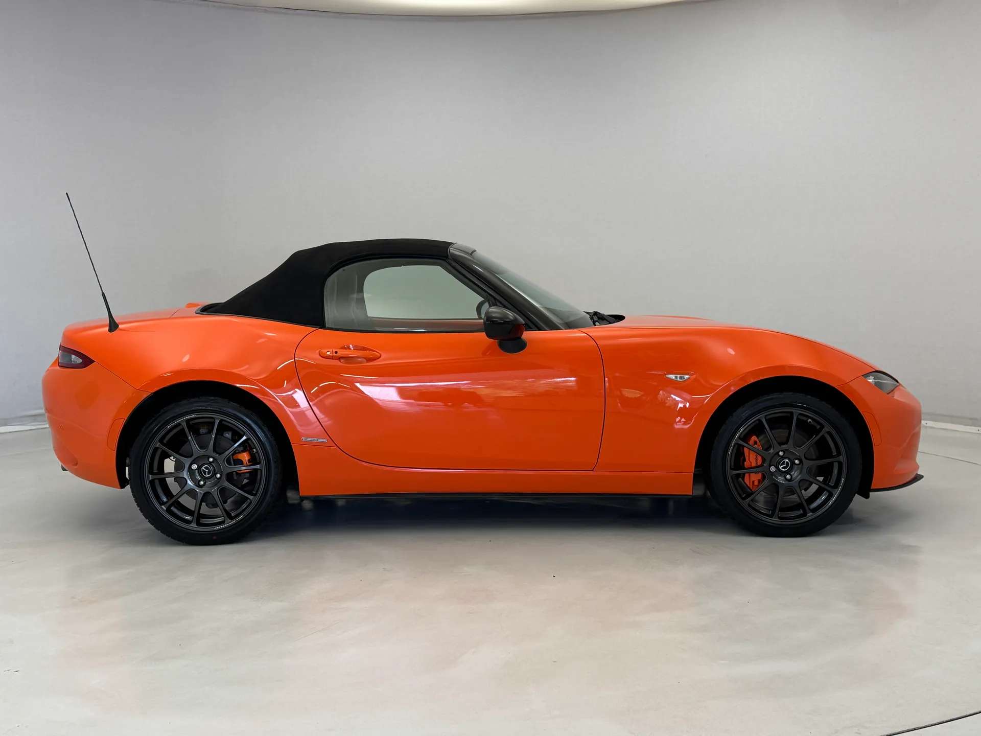 2019 MAZDA MX-5 2019 MAZDA MX-5