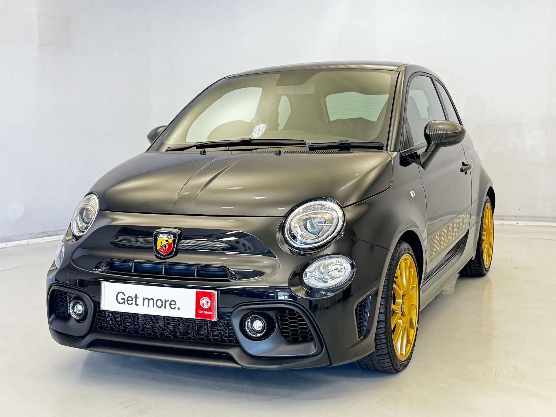 2024 ABARTH 695 2024 ABARTH 695