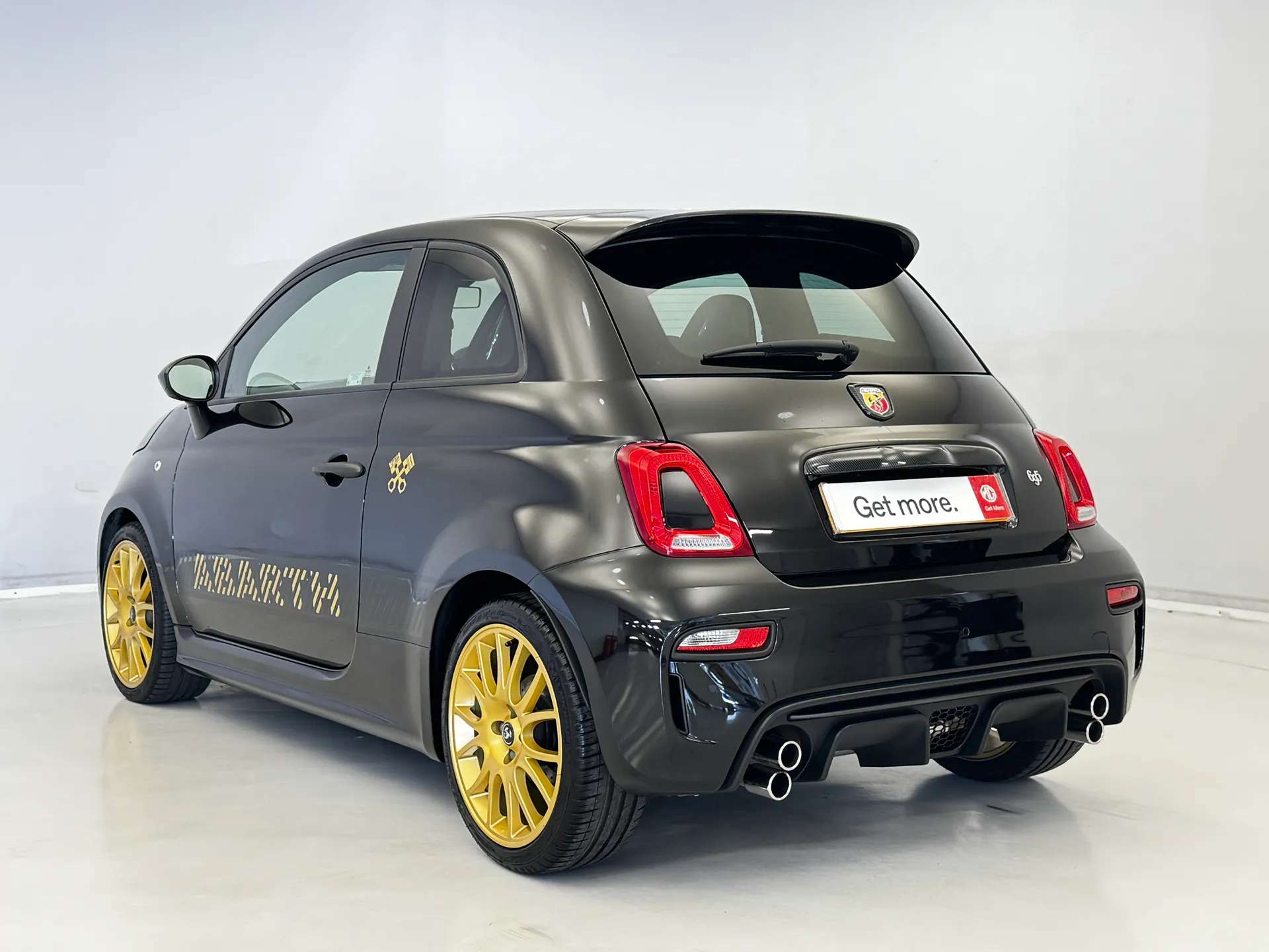 2024 ABARTH 695 2024 ABARTH 695