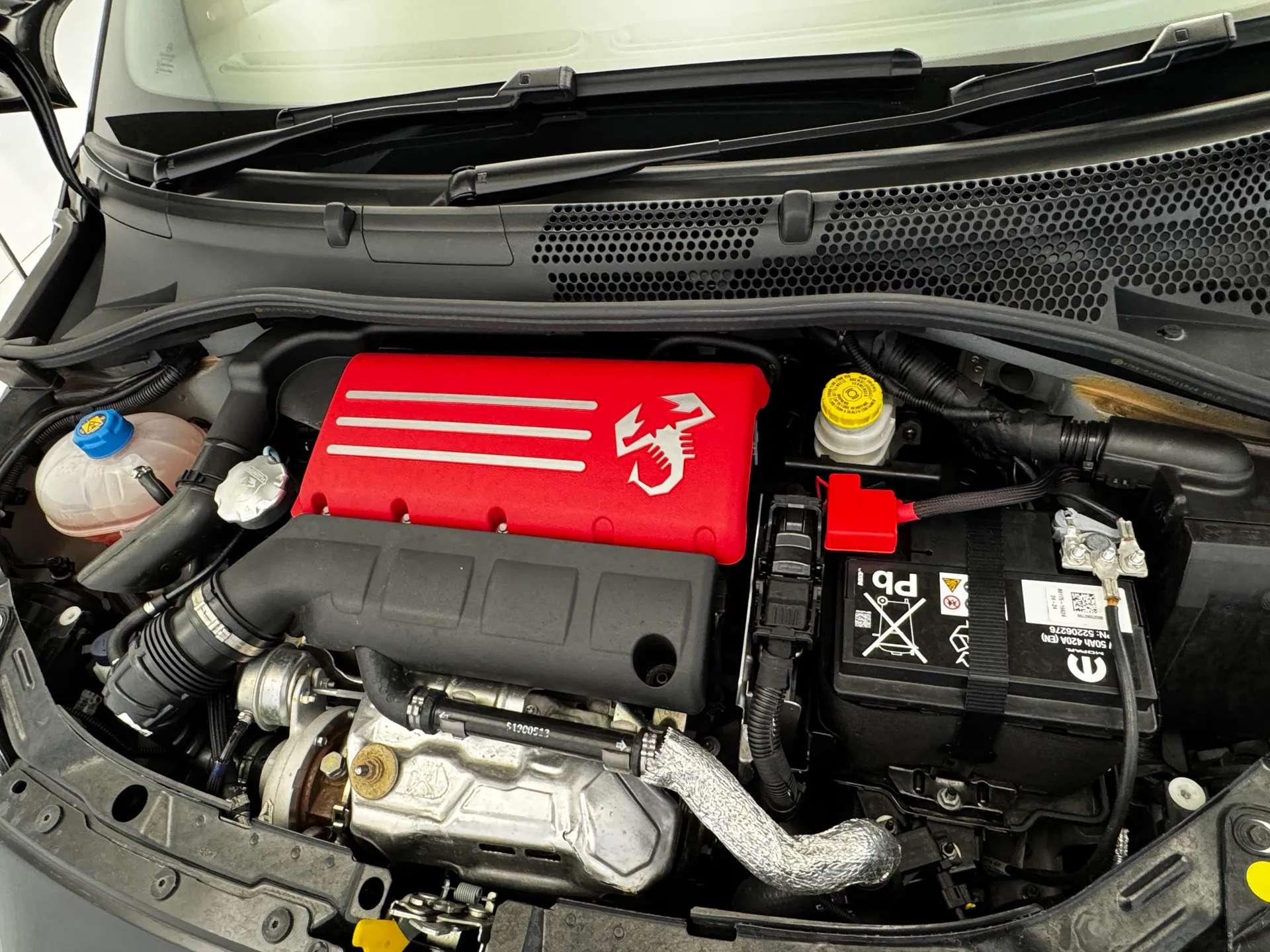 2024 ABARTH 695 2024 ABARTH 695