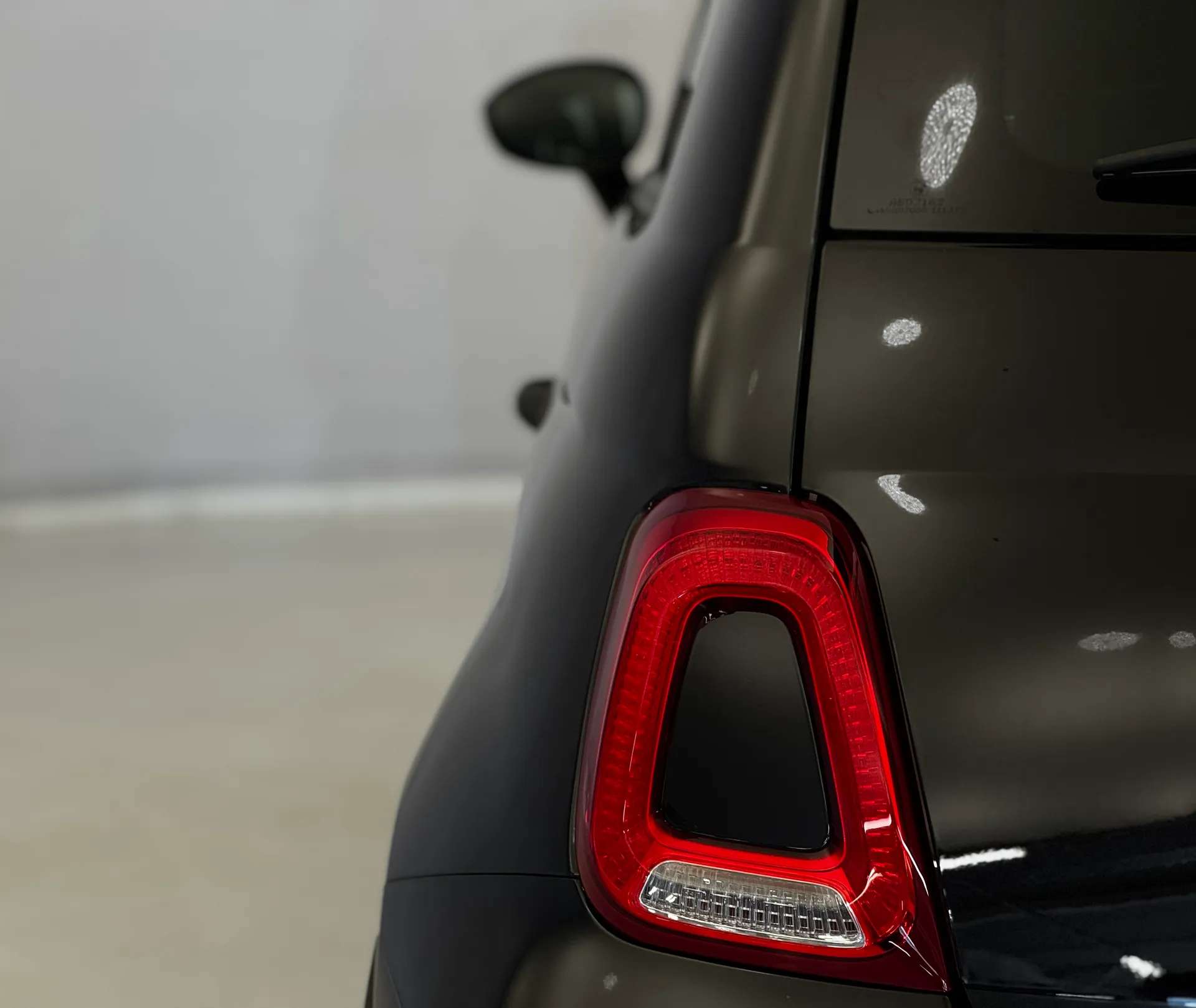 2024 ABARTH 695 2024 ABARTH 695