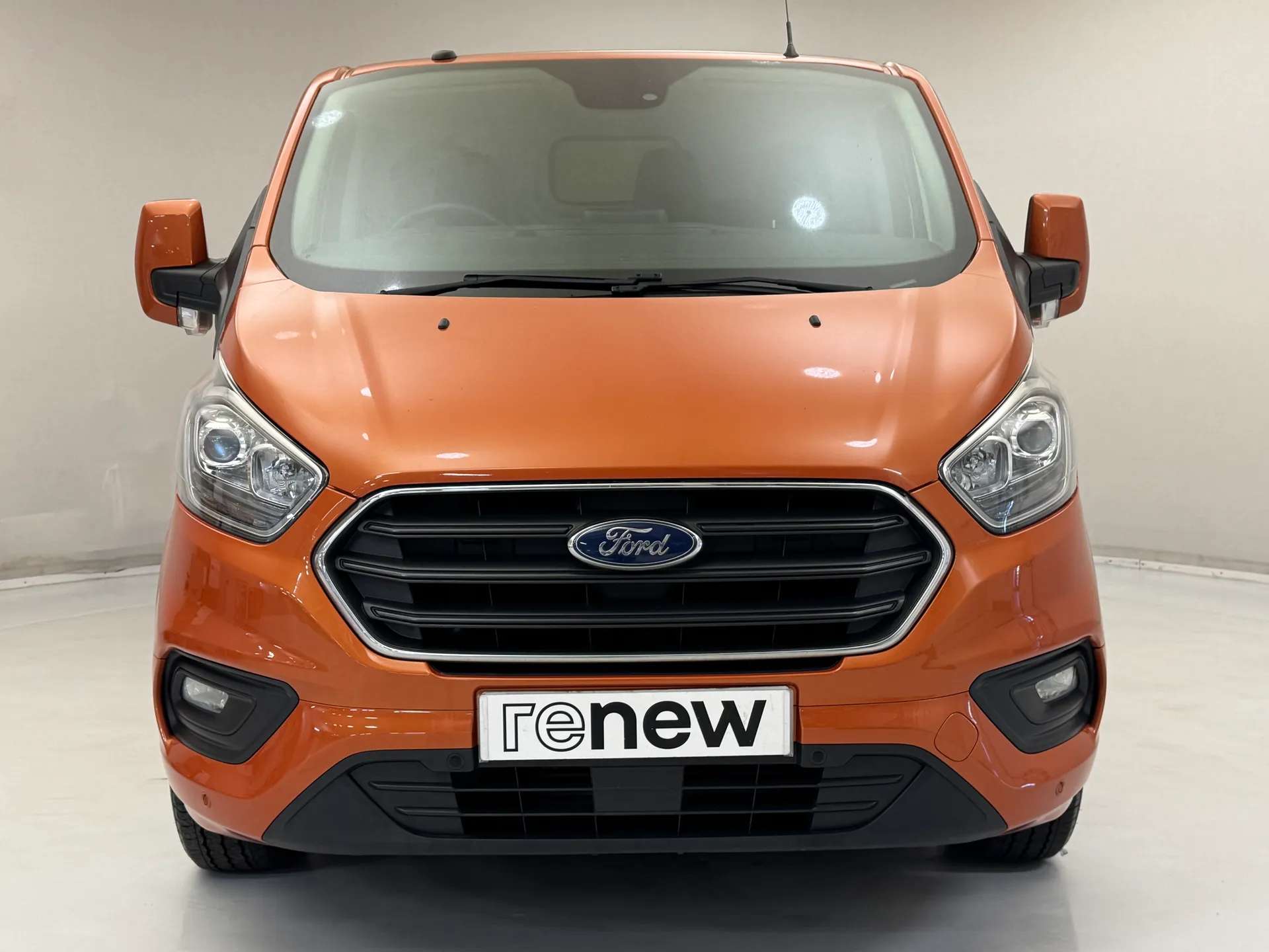 A 2019 FORD TRANSIT CUSTOM 2.0 EcoBlue 130ps Low Roof Limited Van A 2019 FORD TRANSIT CUSTOM 2.0 EcoBlue 130ps Low Roof Limited Van