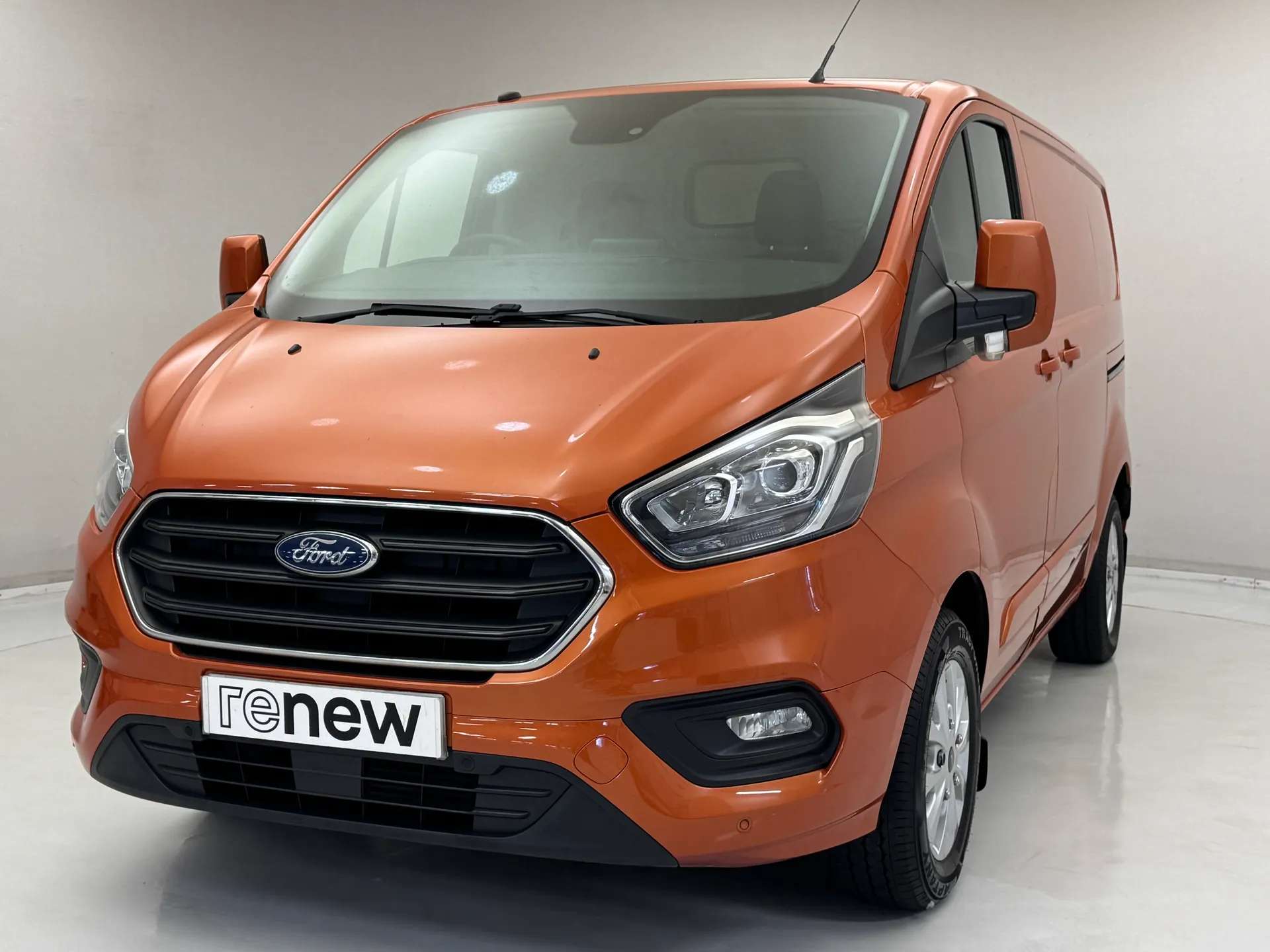 A 2019 FORD TRANSIT CUSTOM 2.0 EcoBlue 130ps Low Roof Limited Van A 2019 FORD TRANSIT CUSTOM 2.0 EcoBlue 130ps Low Roof Limited Van