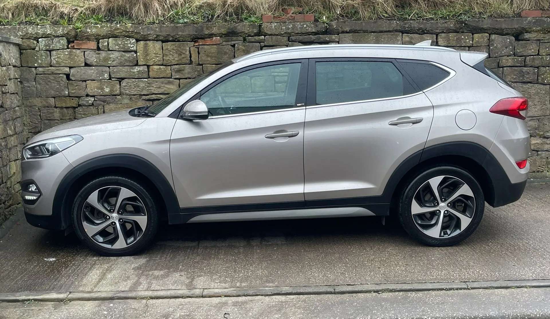 A 2018 HYUNDAI TUCSON 1.7 CRDi Blue Drive Sport Edition 5dr 2WD DCT A 2018 HYUNDAI TUCSON 1.7 CRDi Blue Drive Sport Edition 5dr 2WD DCT