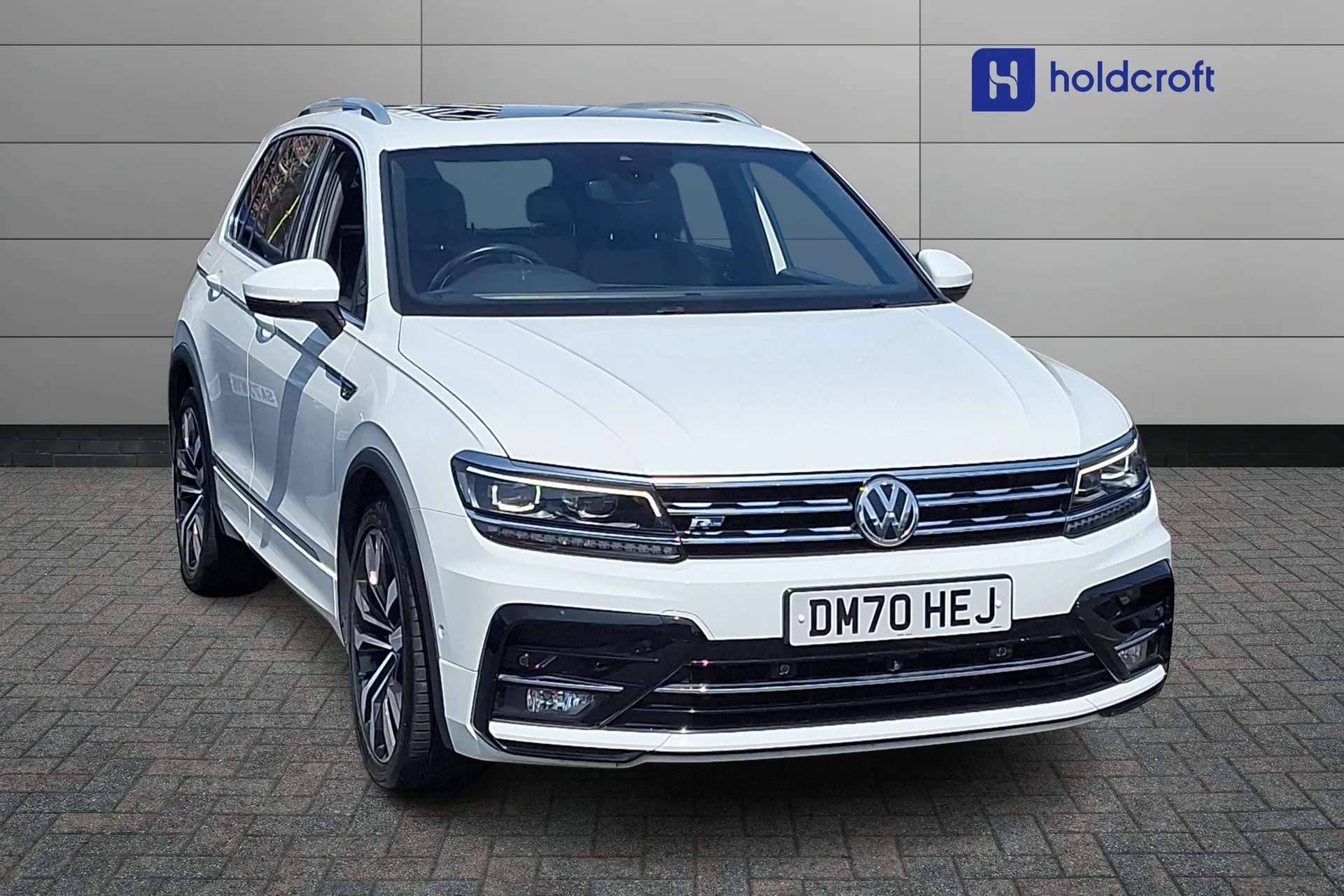A 2020 VOLKSWAGEN TIGUAN 2.0 TSi 230 4Motion SEL 5dr DSG A 2020 VOLKSWAGEN TIGUAN 2.0 TSi 230 4Motion SEL 5dr DSG