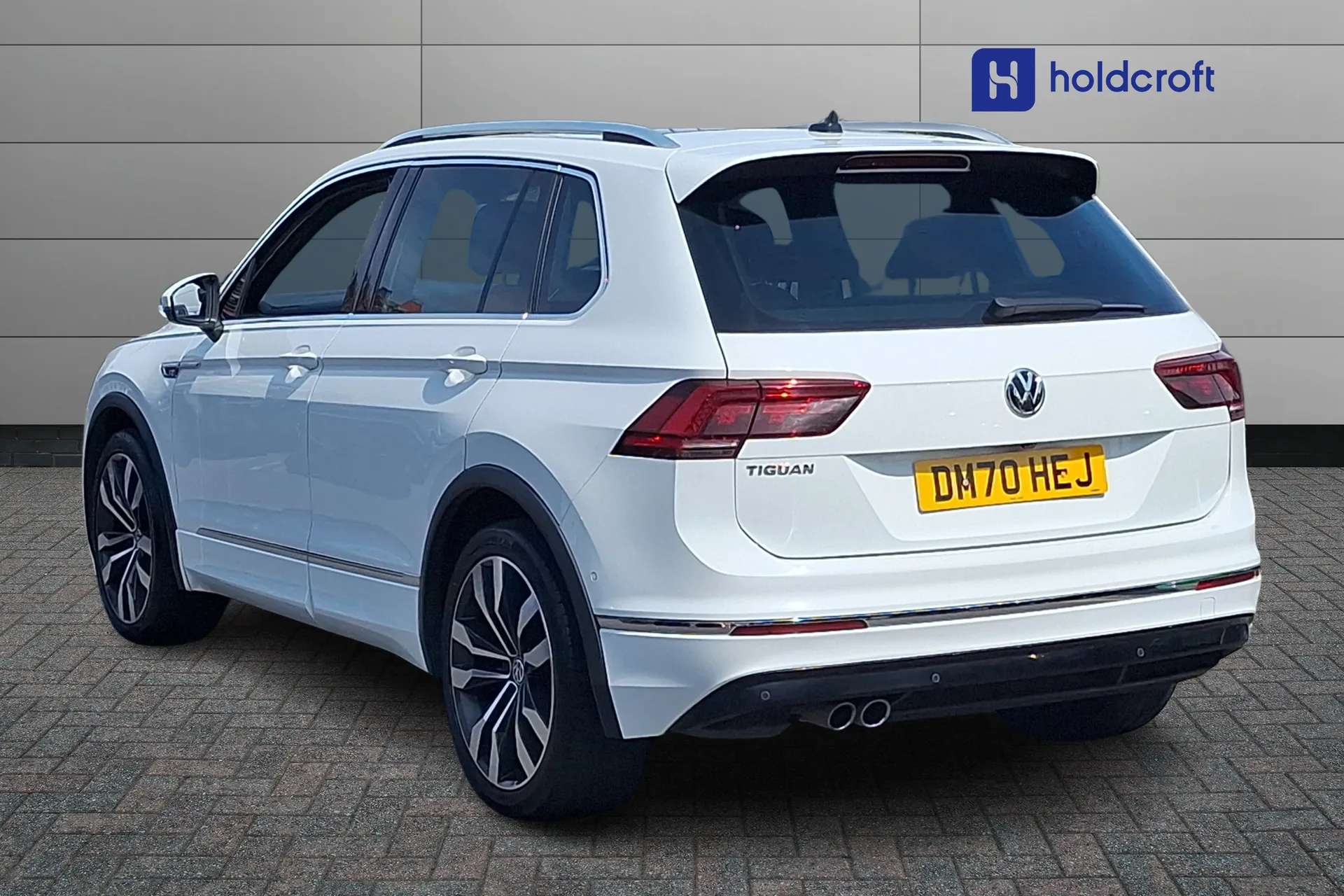 A 2020 VOLKSWAGEN TIGUAN 2.0 TSi 230 4Motion SEL 5dr DSG A 2020 VOLKSWAGEN TIGUAN 2.0 TSi 230 4Motion SEL 5dr DSG