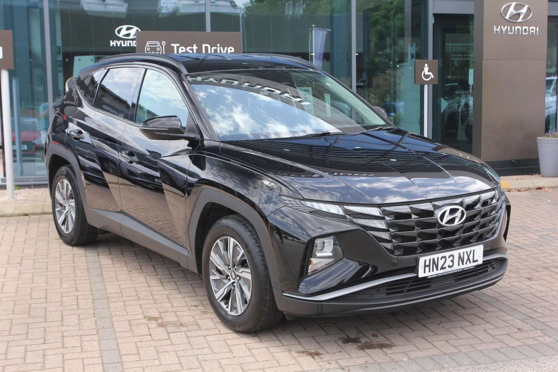 A 2023 HYUNDAI TUCSON 1.6 TGDi SE Connect 5dr 2WD ZERO DEPOSIT FINANCE AVAILABLE A 2023 HYUNDAI TUCSON 1.6 TGDi SE Connect 5dr 2WD ZERO DEPOSIT FINANCE AVAILABLE
