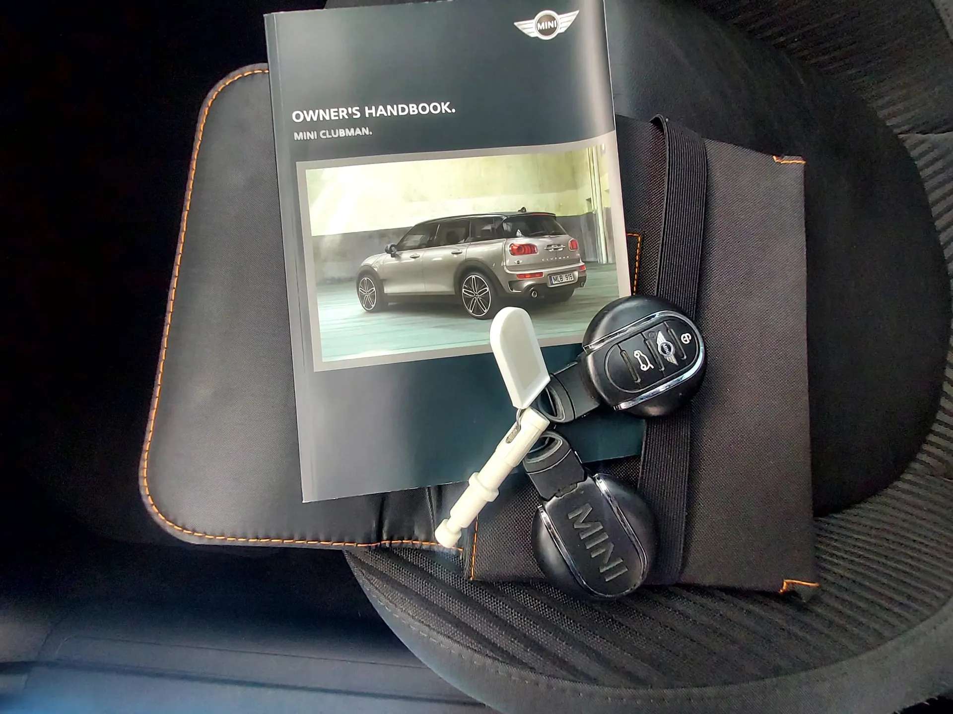 2017 MINI CLUBMAN 2017 MINI CLUBMAN