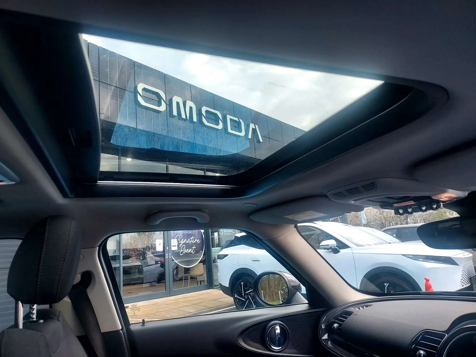 2017 MINI CLUBMAN 2017 MINI CLUBMAN