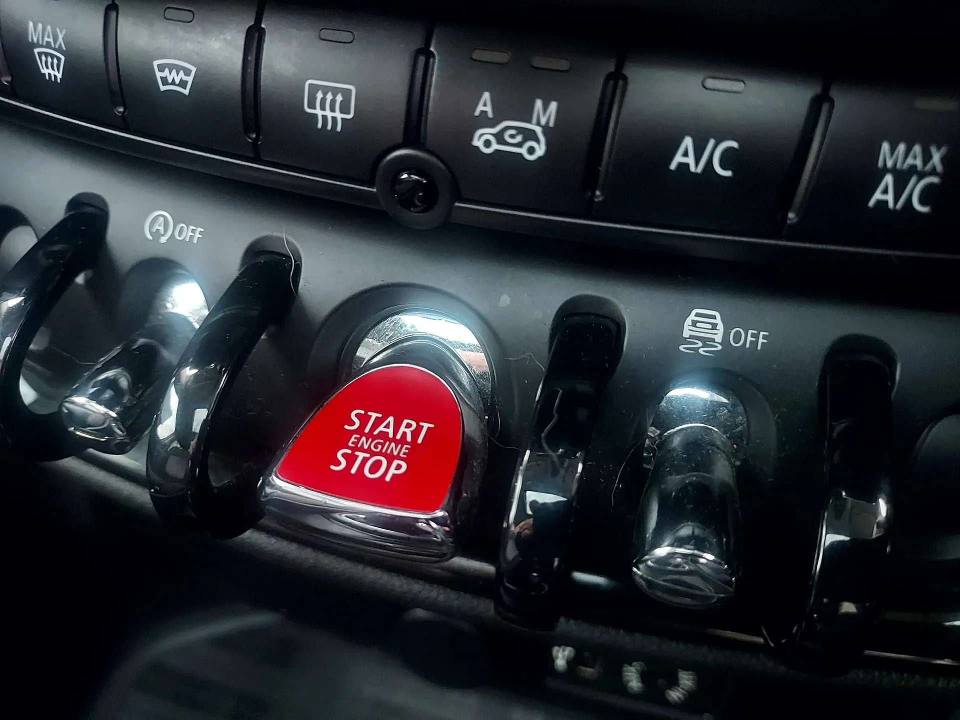 2017 MINI CLUBMAN 2017 MINI CLUBMAN