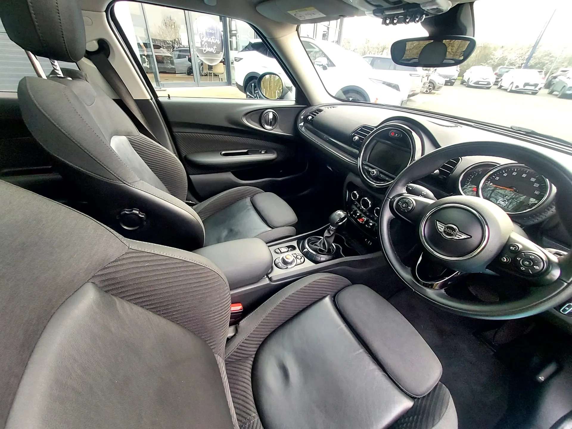 A 2017 MINI CLUBMAN 1.5 Cooper 6dr Auto A 2017 MINI CLUBMAN 1.5 Cooper 6dr Auto