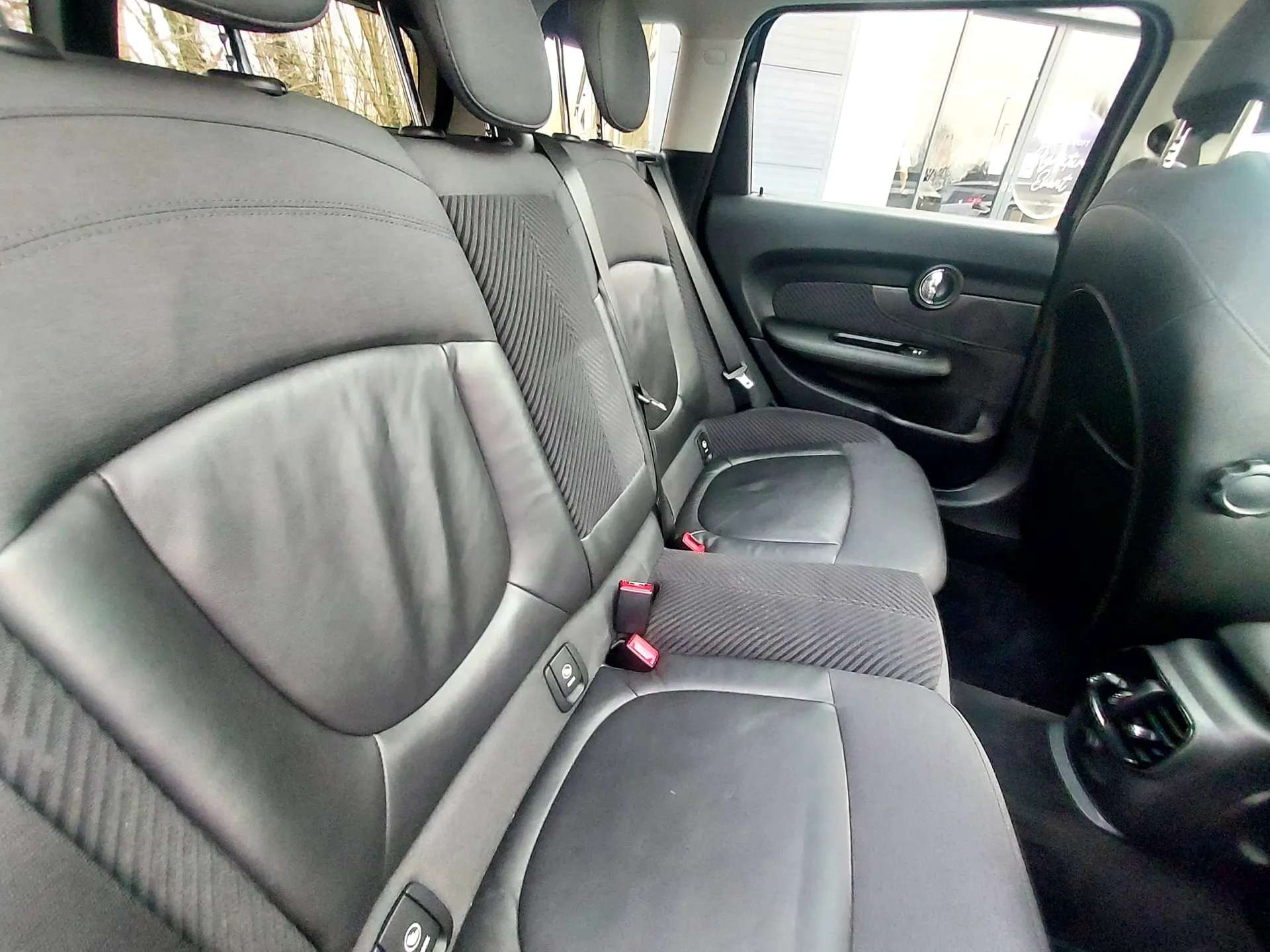 2017 MINI CLUBMAN 2017 MINI CLUBMAN