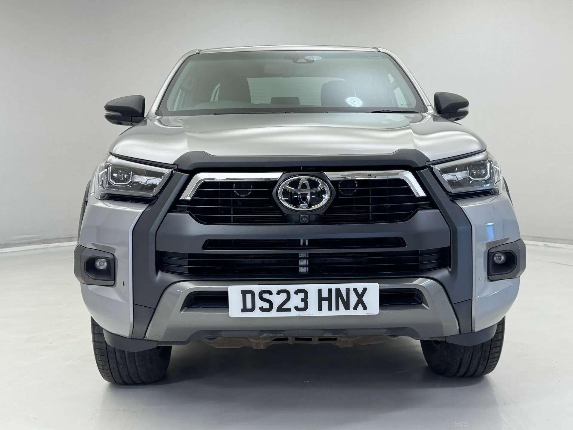 A 2023 TOYOTA HILUX Invincible X D/Cab Pick Up 2.8 D-4D Auto A 2023 TOYOTA HILUX Invincible X D/Cab Pick Up 2.8 D-4D Auto