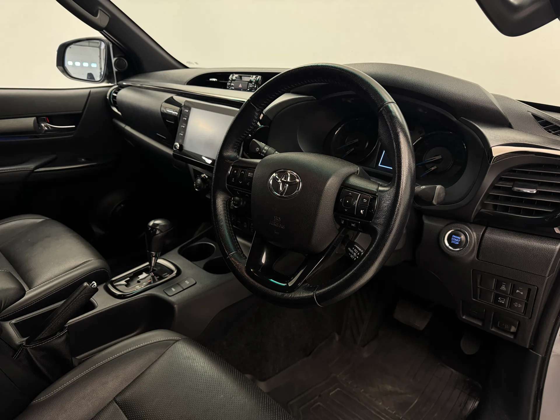 2023 TOYOTA HILUX 2023 TOYOTA HILUX