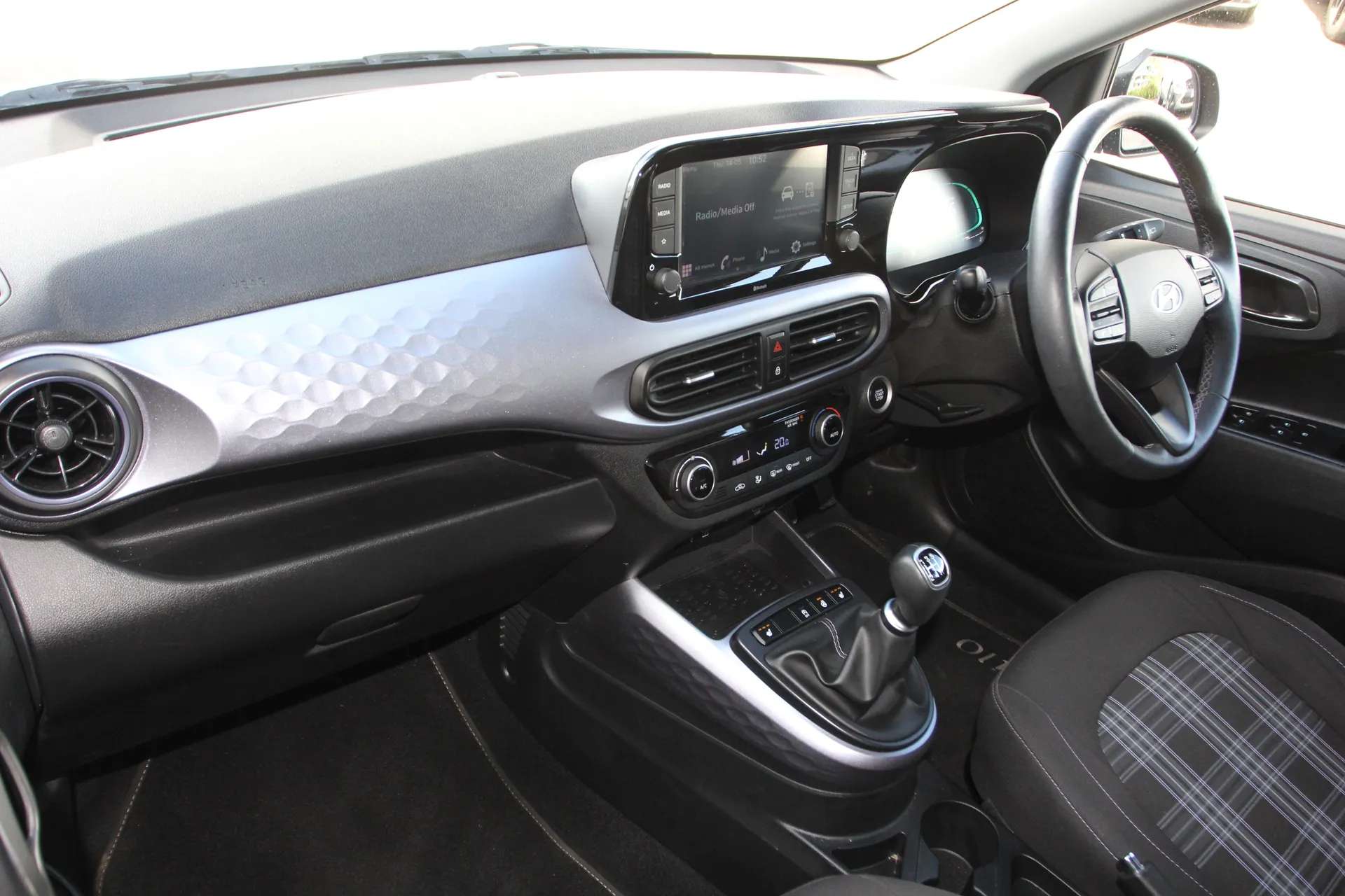 2024 HYUNDAI I10 2024 HYUNDAI I10