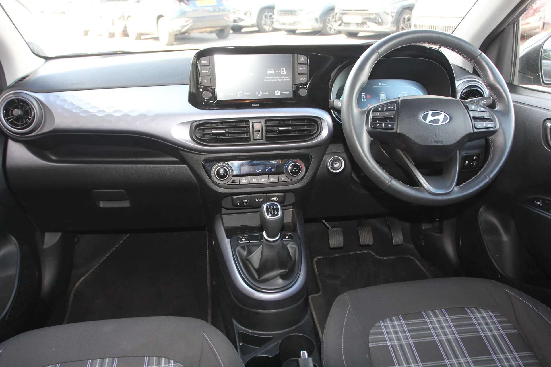 2024 HYUNDAI I10 2024 HYUNDAI I10