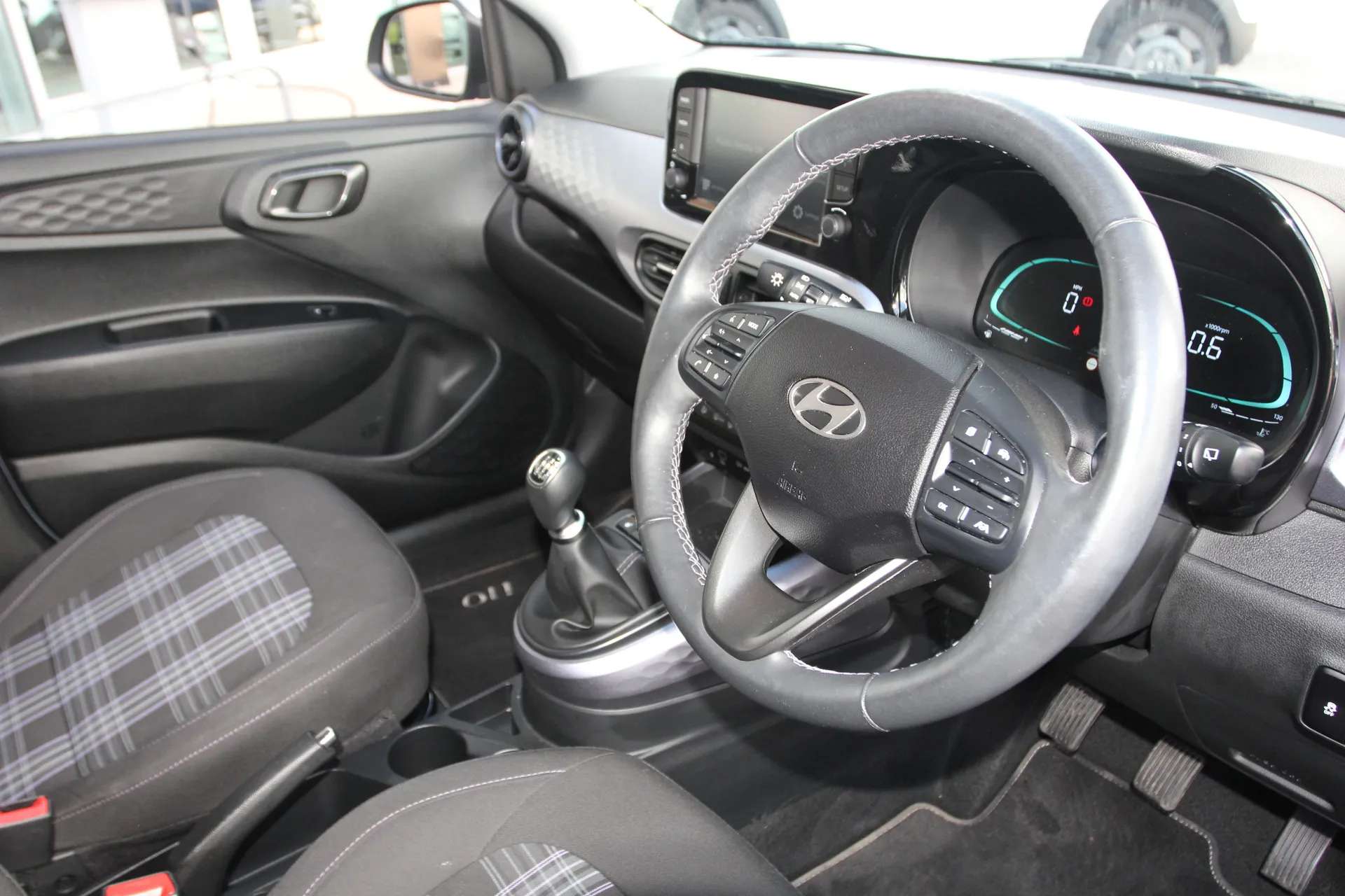 2024 HYUNDAI I10 2024 HYUNDAI I10