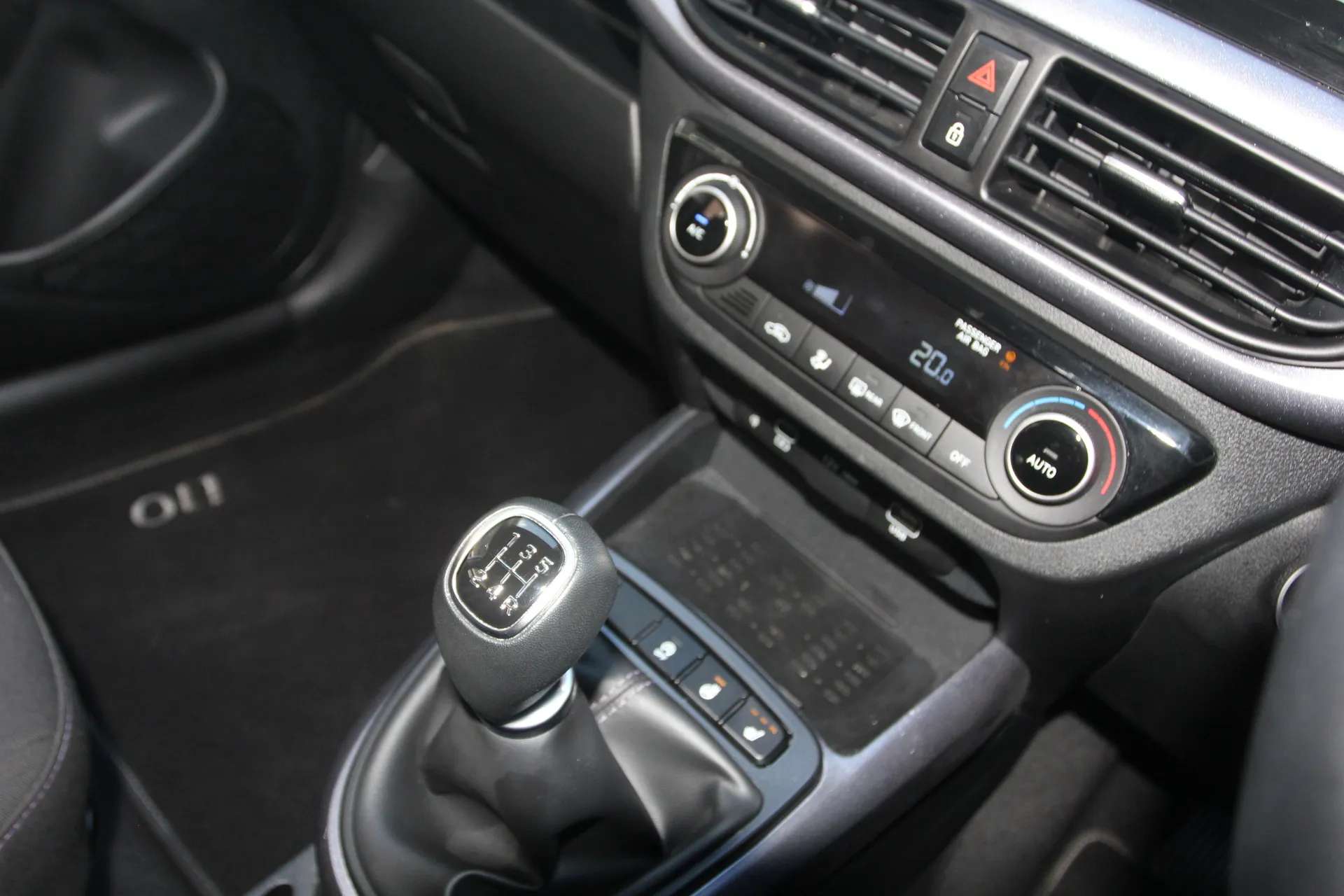 2024 HYUNDAI I10 2024 HYUNDAI I10