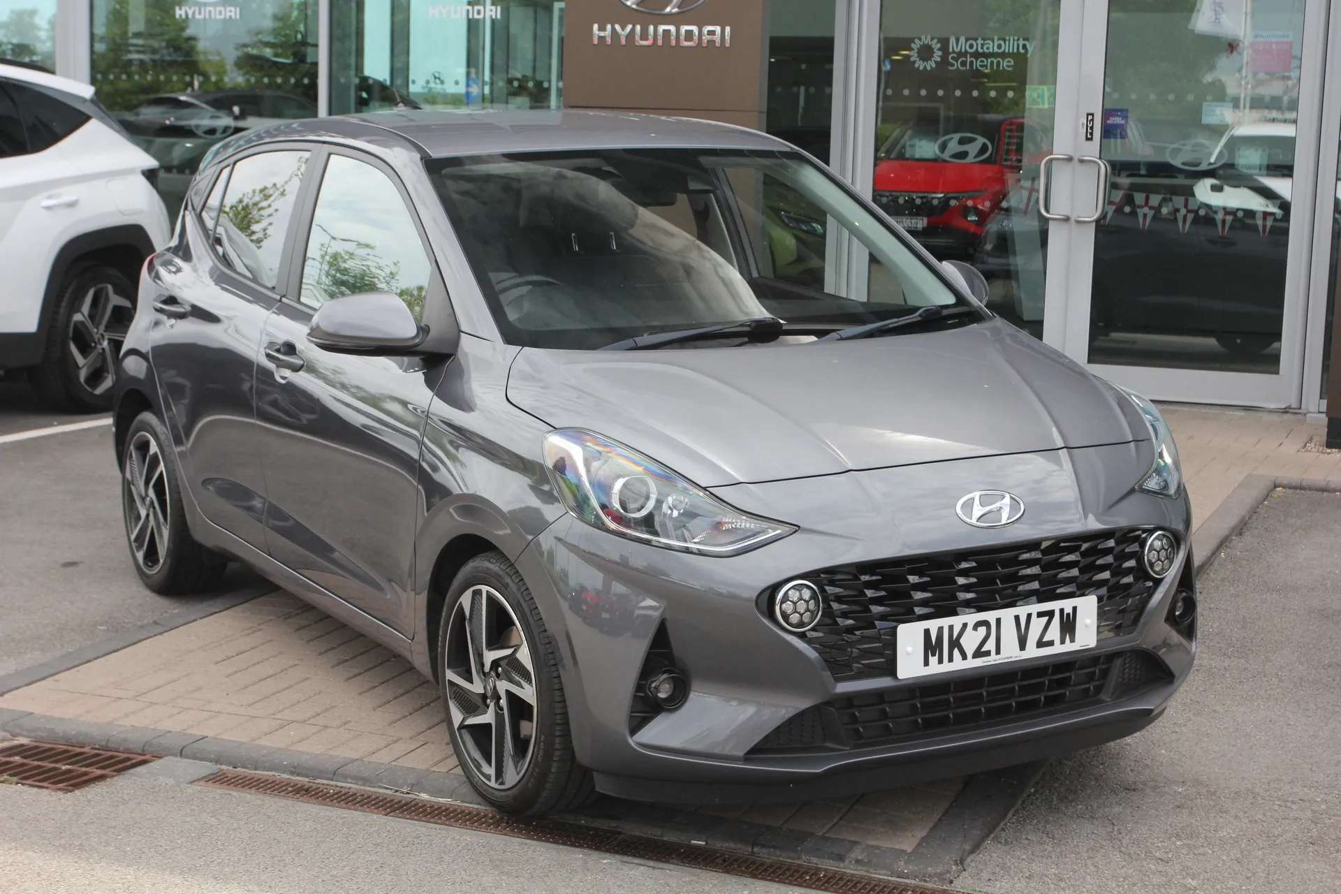 A 2021 HYUNDAI I10 1.0 MPi Premium 5dr A 2021 HYUNDAI I10 1.0 MPi Premium 5dr
