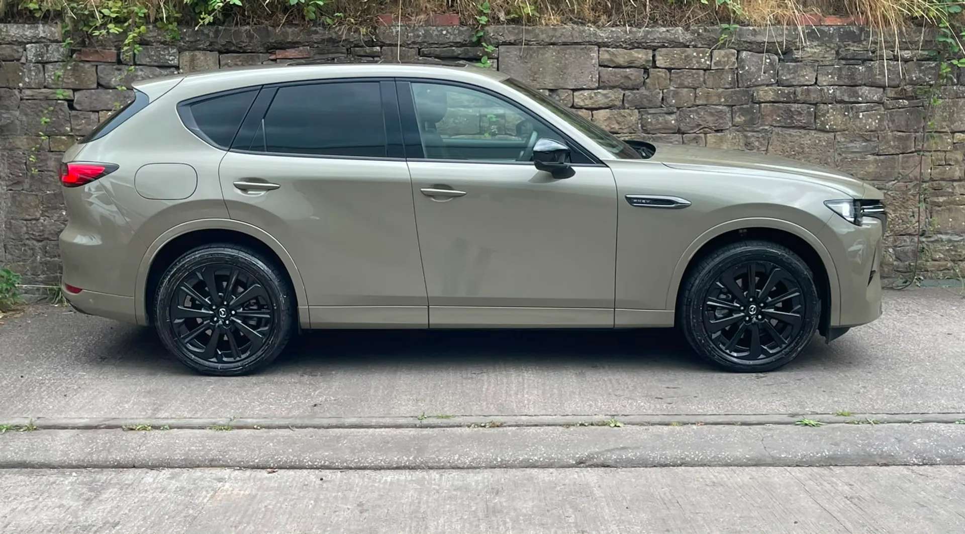 A 2025 MAZDA CX-60 2.5 PHEV Homura Plus 5dr Auto âPAN SUNROOFâPOWER TAILGATEâ A 2025 MAZDA CX-60 2.5 PHEV Homura Plus 5dr Auto âPAN SUNROOFâPOWER TAILGATEâ