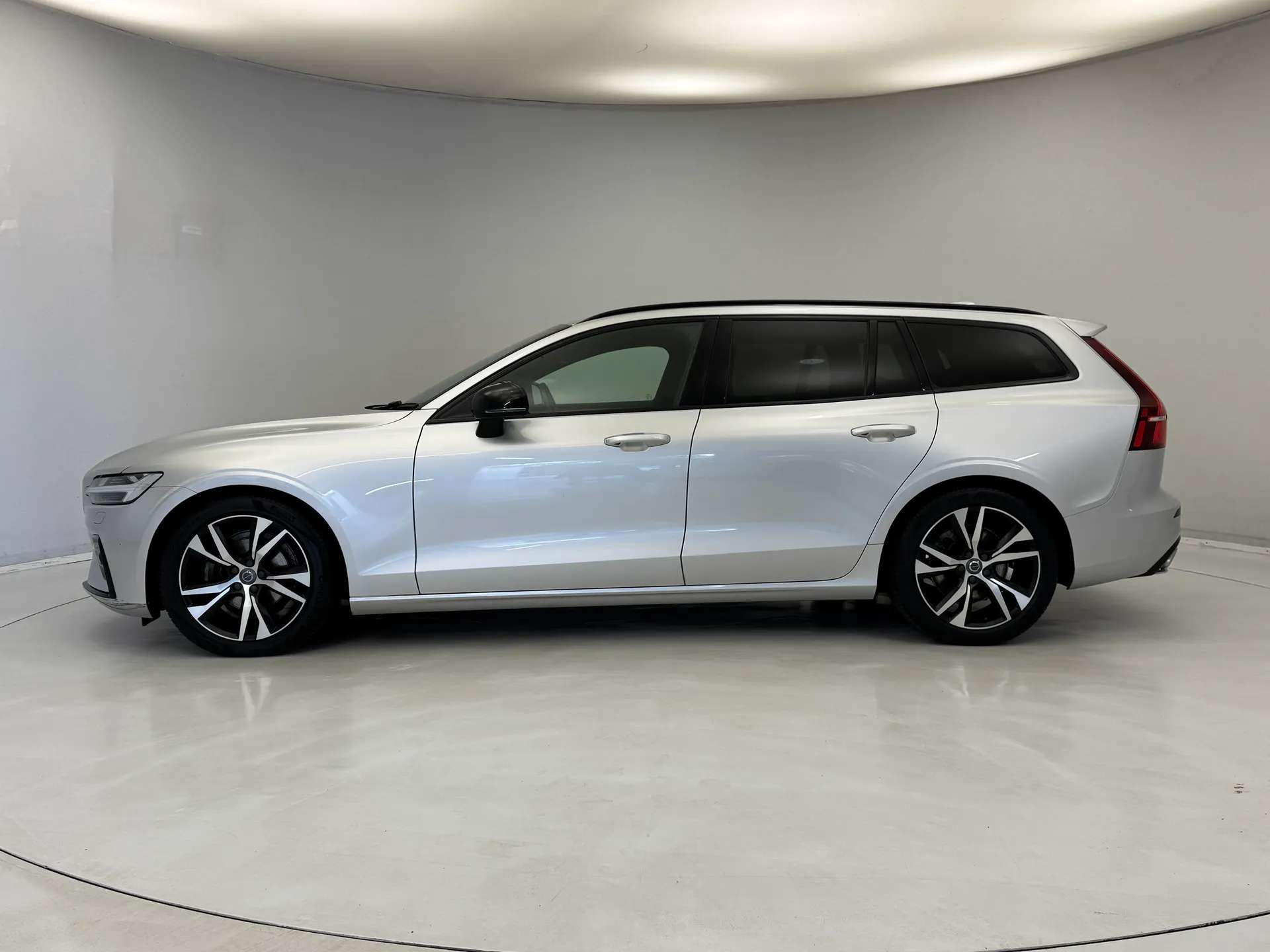 2020 VOLVO V60 2020 VOLVO V60