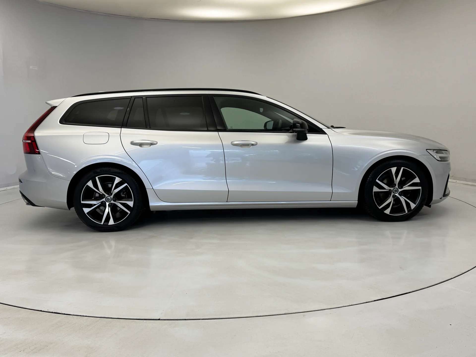 2020 VOLVO V60 2020 VOLVO V60