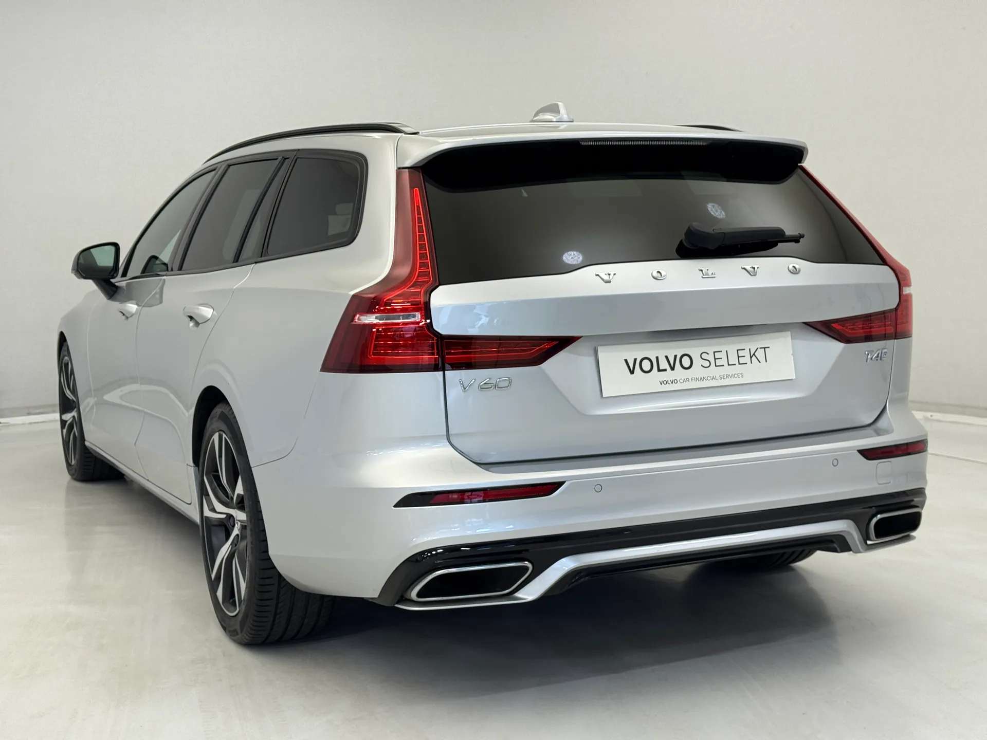 2020 VOLVO V60 2020 VOLVO V60