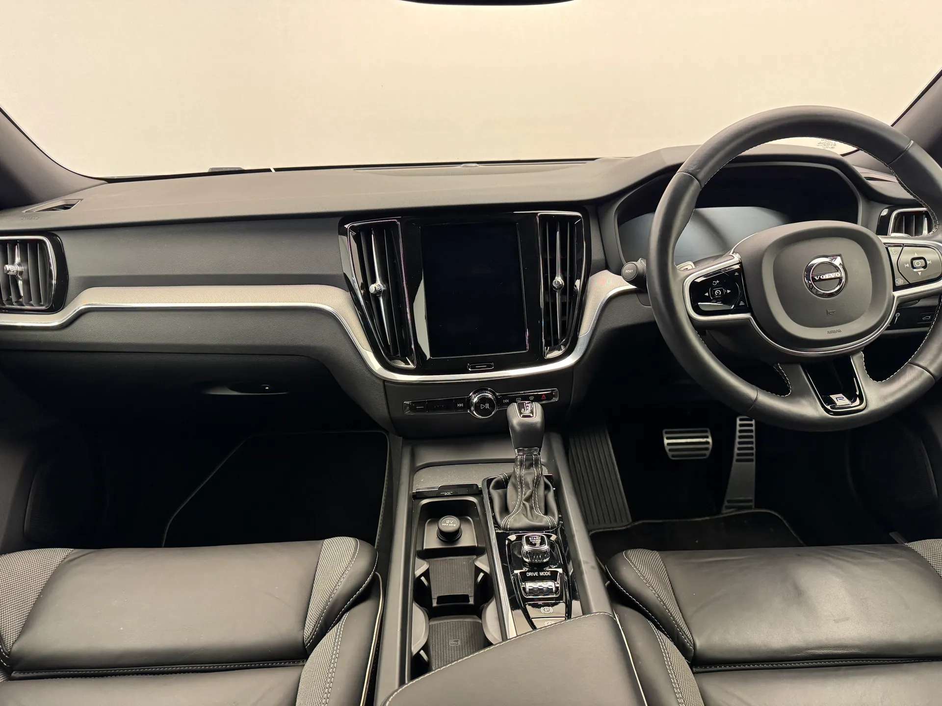 2020 VOLVO V60 2020 VOLVO V60