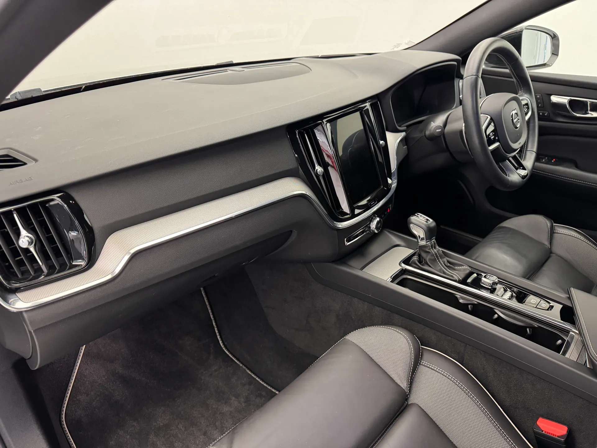 2020 VOLVO V60 2020 VOLVO V60