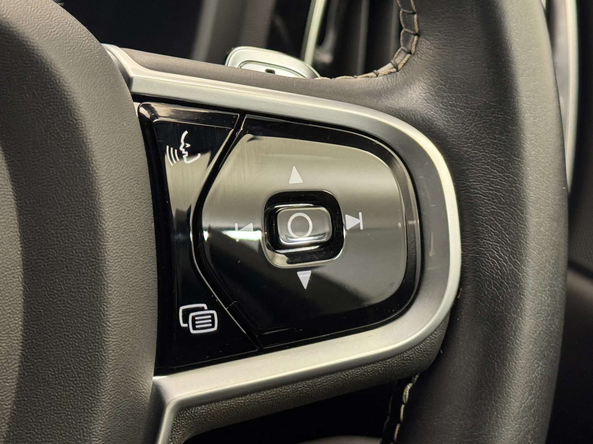 2020 VOLVO V60 2020 VOLVO V60