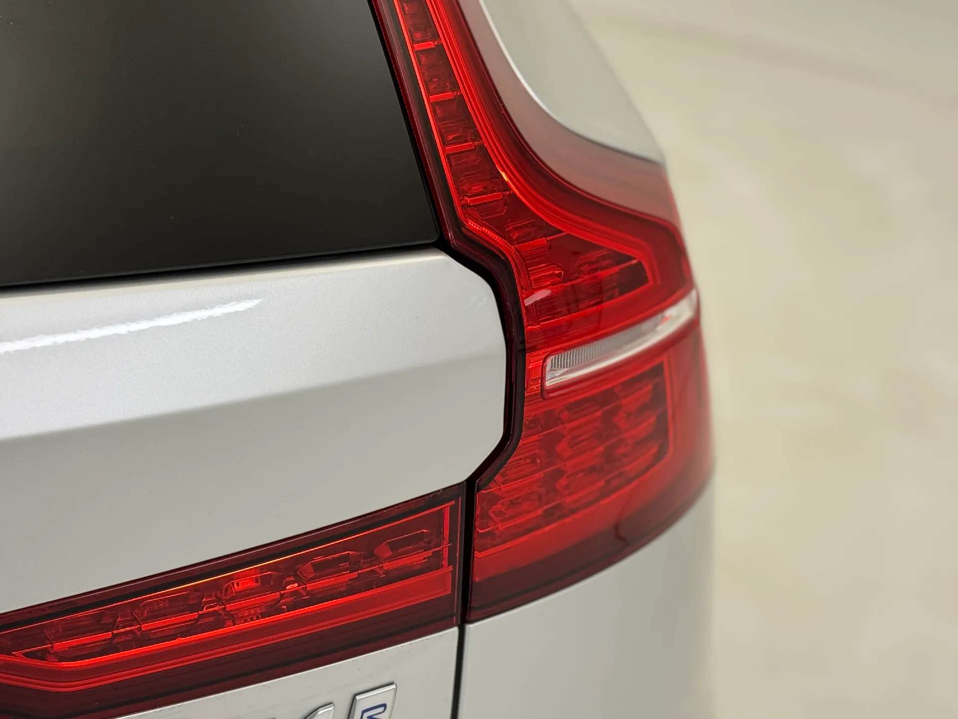 2020 VOLVO V60 2020 VOLVO V60