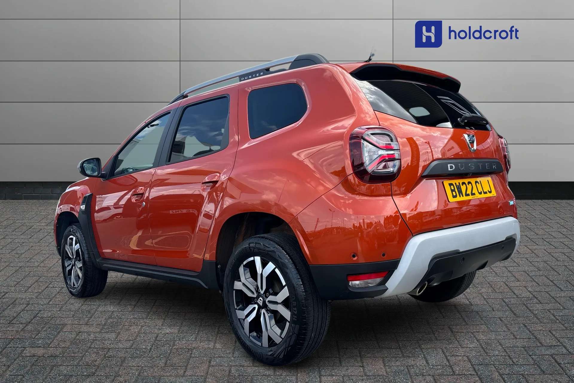 A 2022 DACIA DUSTER 1.0 TCe 100 Bi-Fuel Prestige 5dr A 2022 DACIA DUSTER 1.0 TCe 100 Bi-Fuel Prestige 5dr