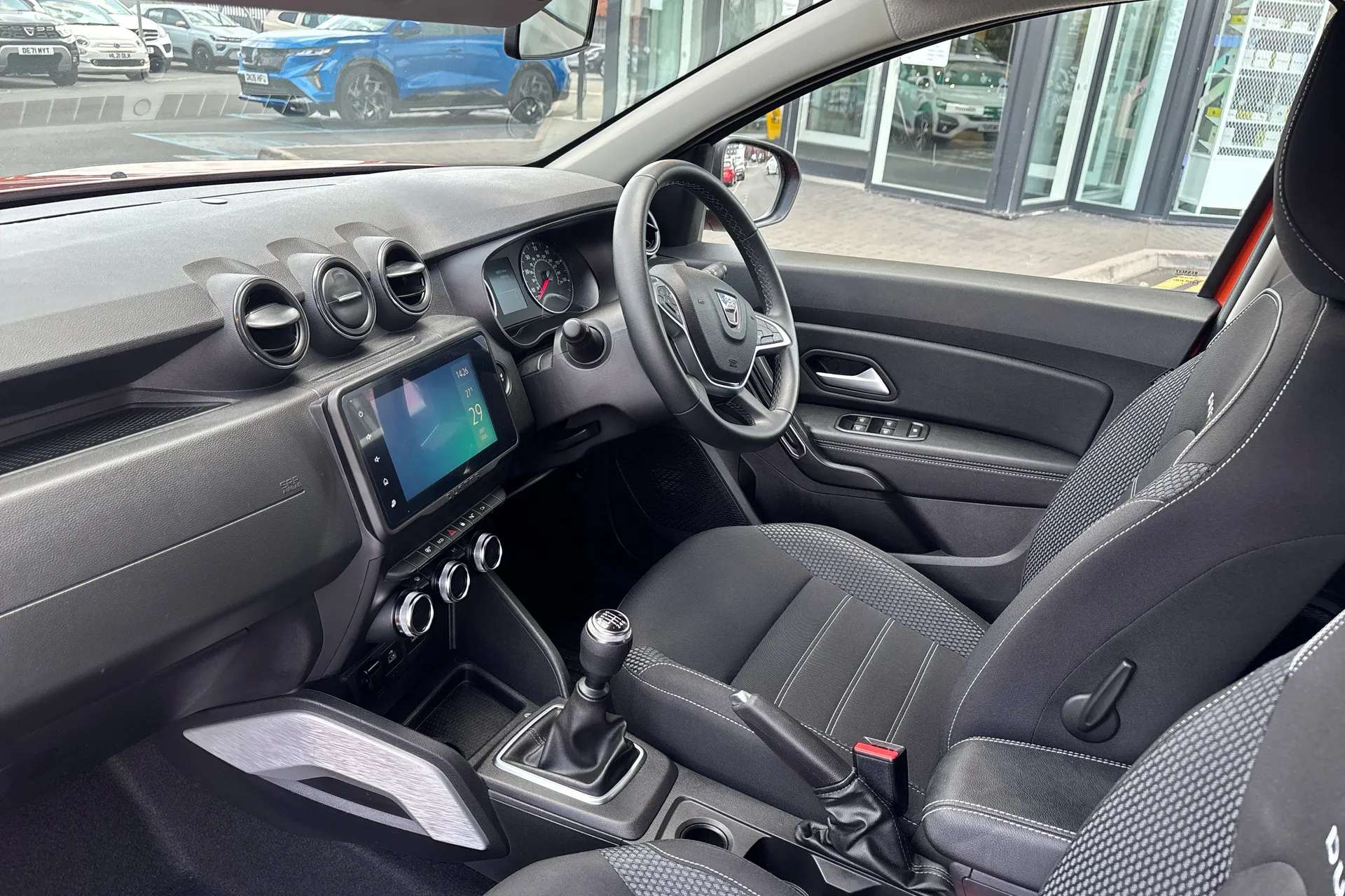 A 2022 DACIA DUSTER 1.0 TCe 100 Bi-Fuel Prestige 5dr A 2022 DACIA DUSTER 1.0 TCe 100 Bi-Fuel Prestige 5dr