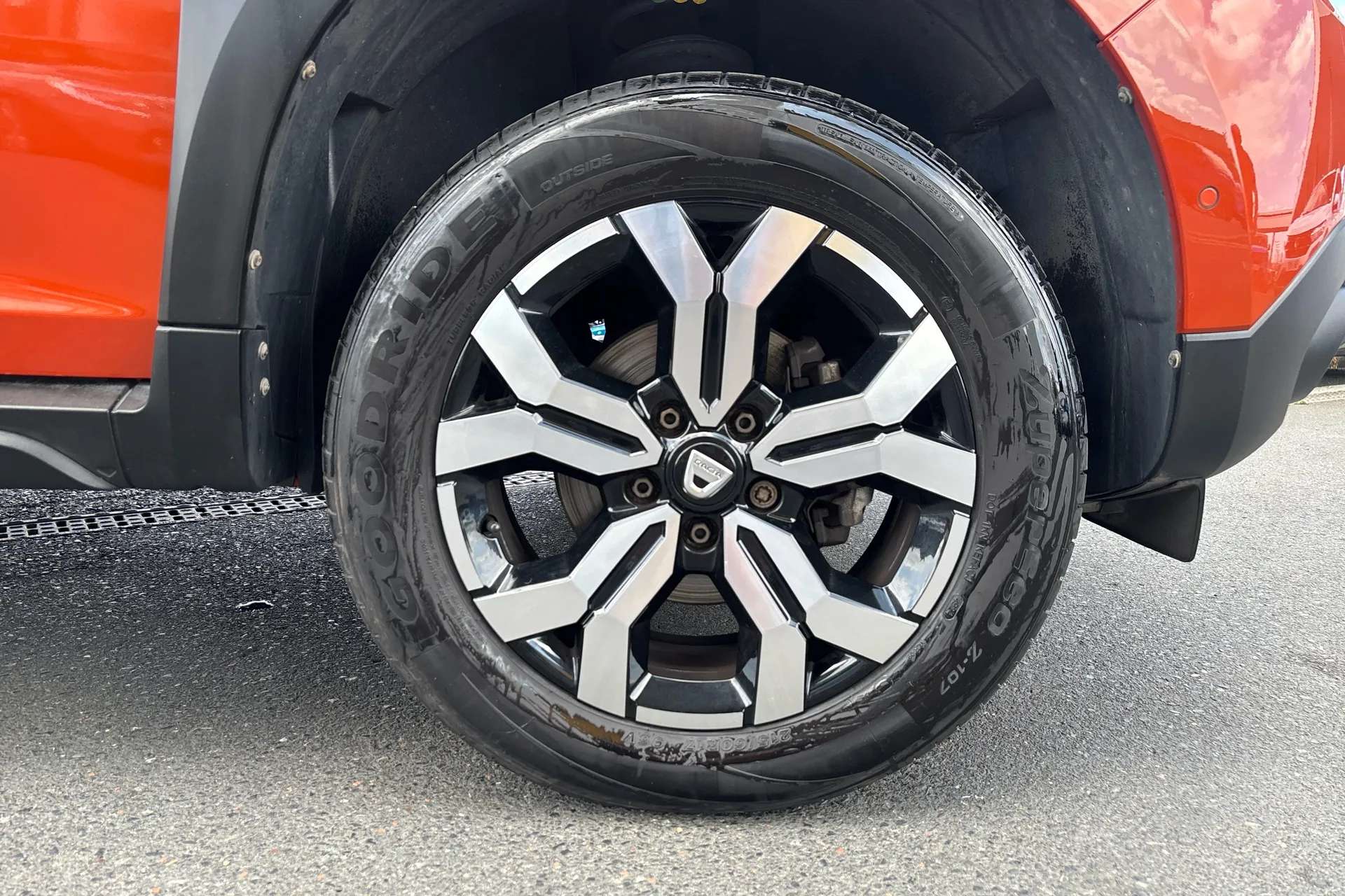 A 2022 DACIA DUSTER 1.0 TCe 100 Bi-Fuel Prestige 5dr A 2022 DACIA DUSTER 1.0 TCe 100 Bi-Fuel Prestige 5dr