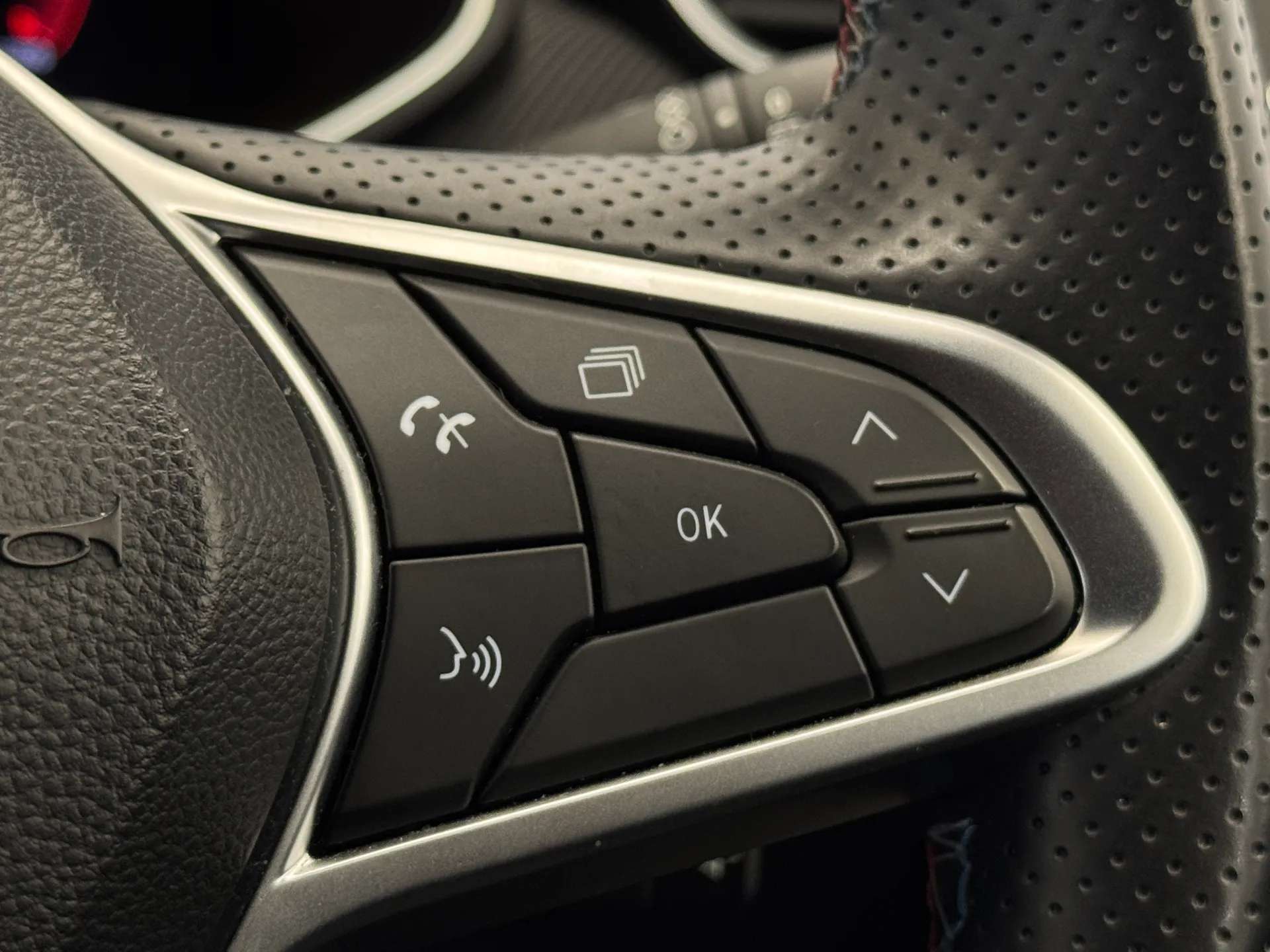 2024 RENAULT CLIO 2024 RENAULT CLIO