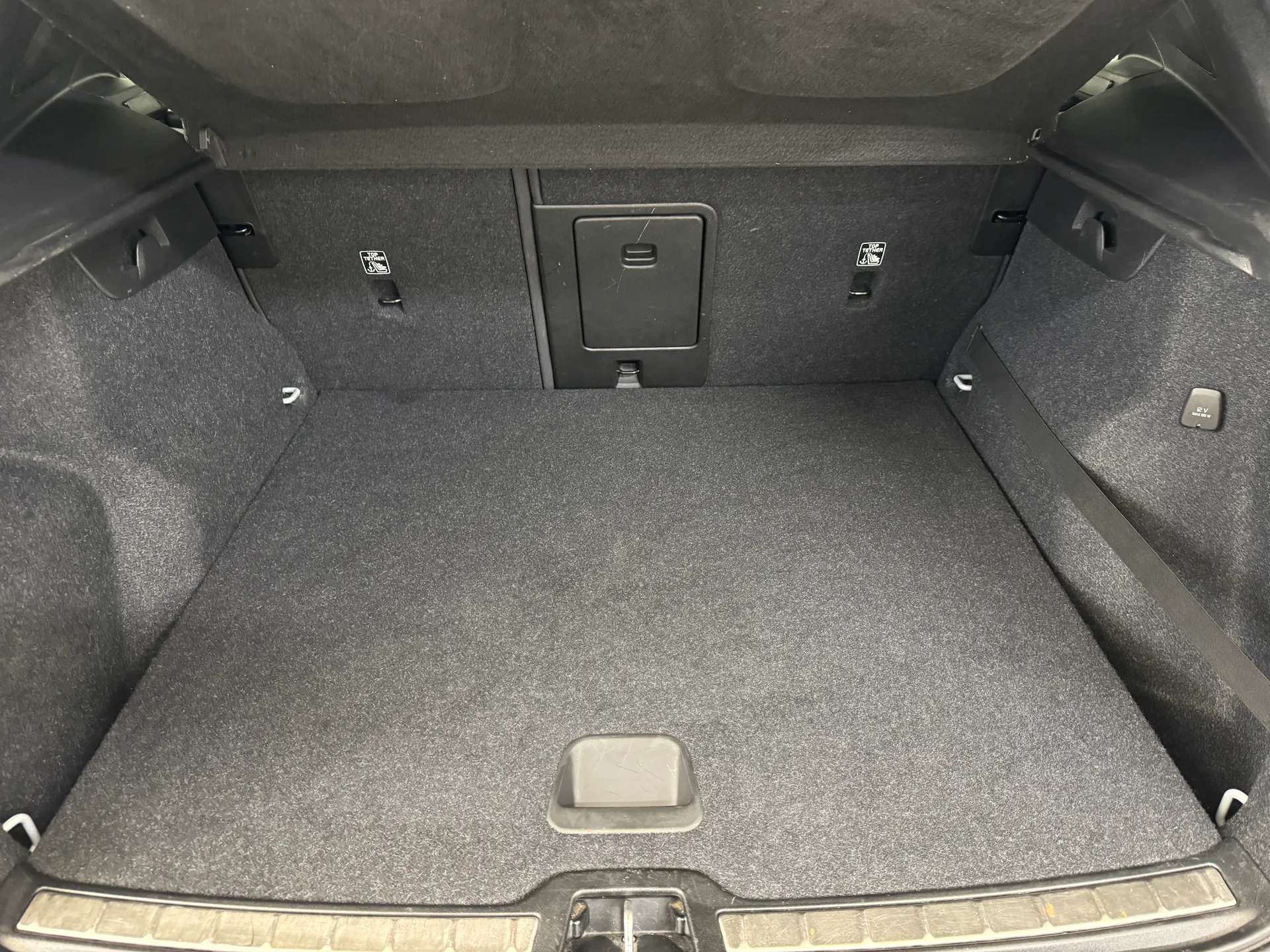 2020 VOLVO XC40 2020 VOLVO XC40