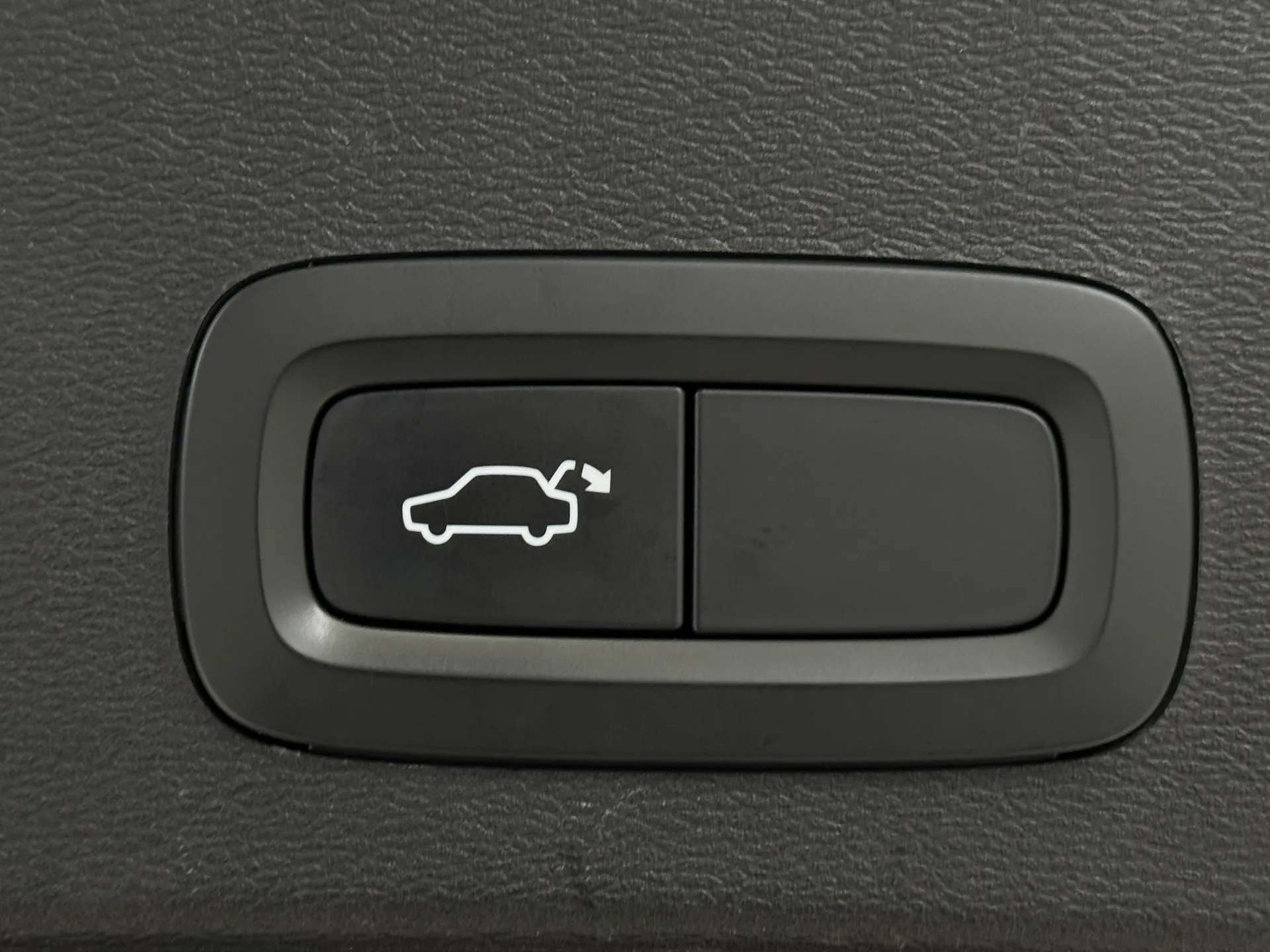 2020 VOLVO XC40 2020 VOLVO XC40