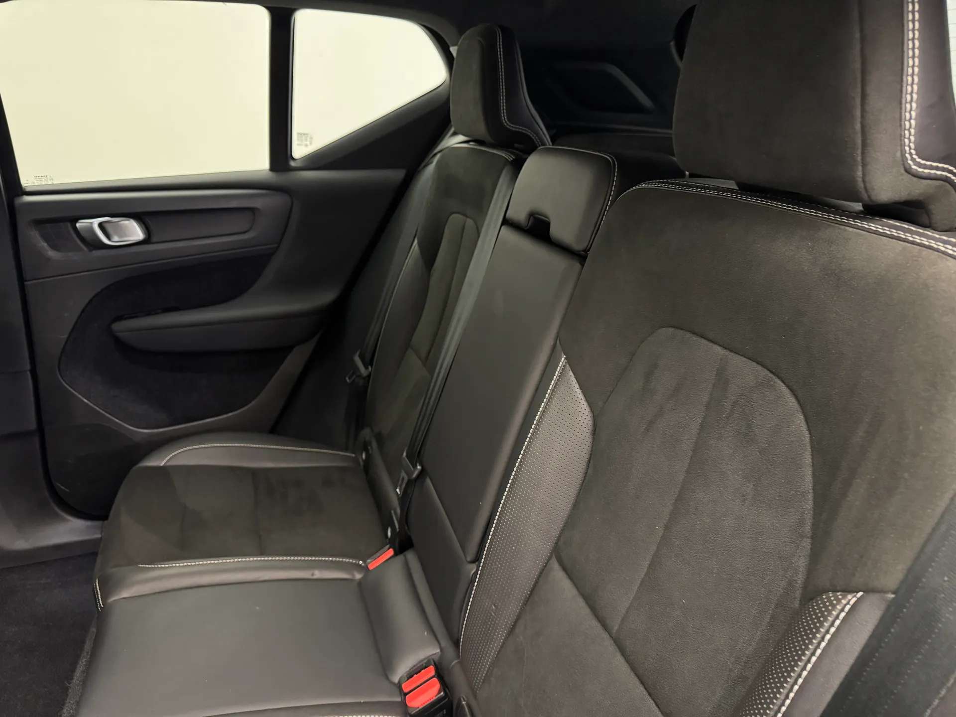 2020 VOLVO XC40 2020 VOLVO XC40