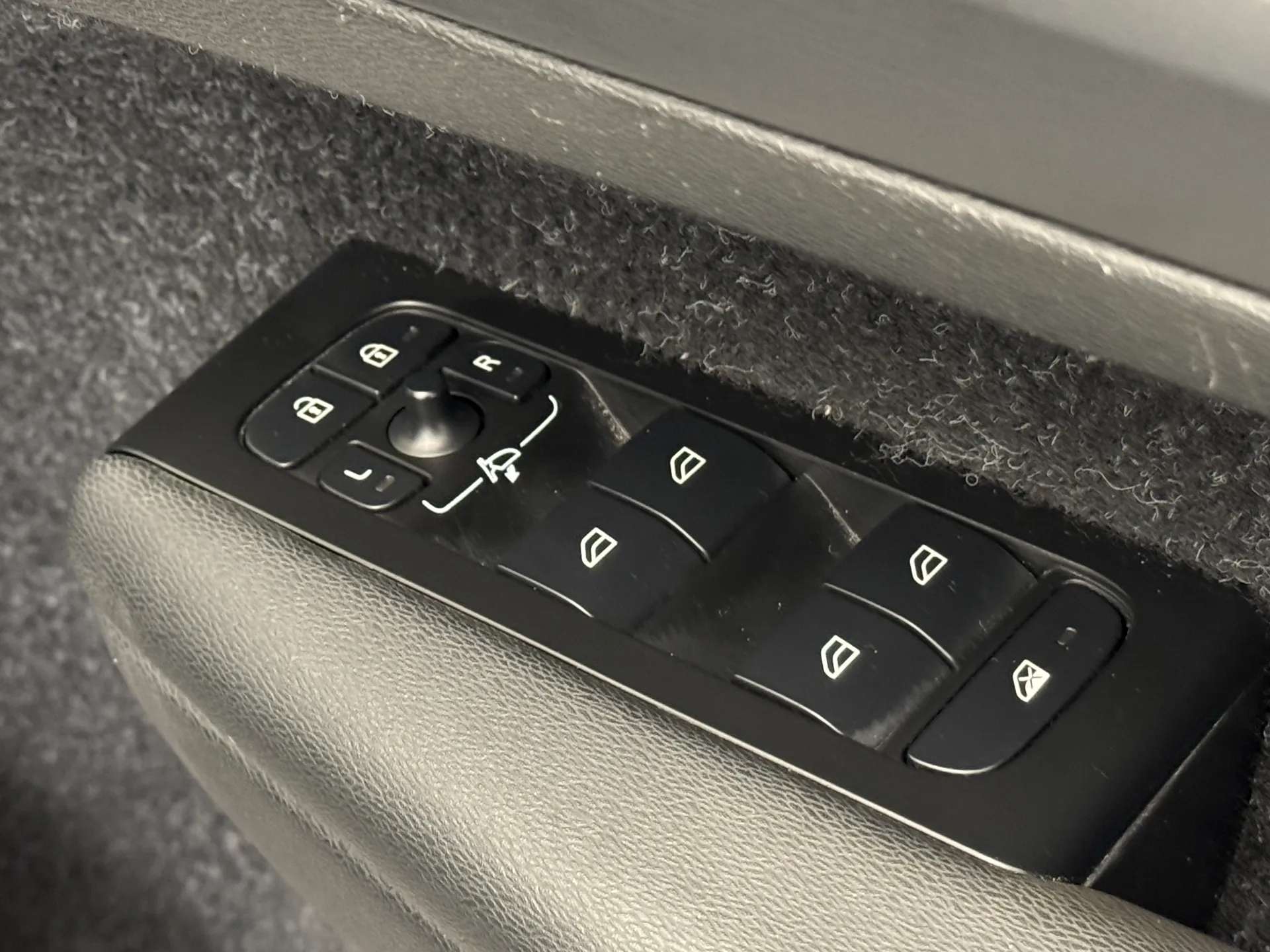2020 VOLVO XC40 2020 VOLVO XC40