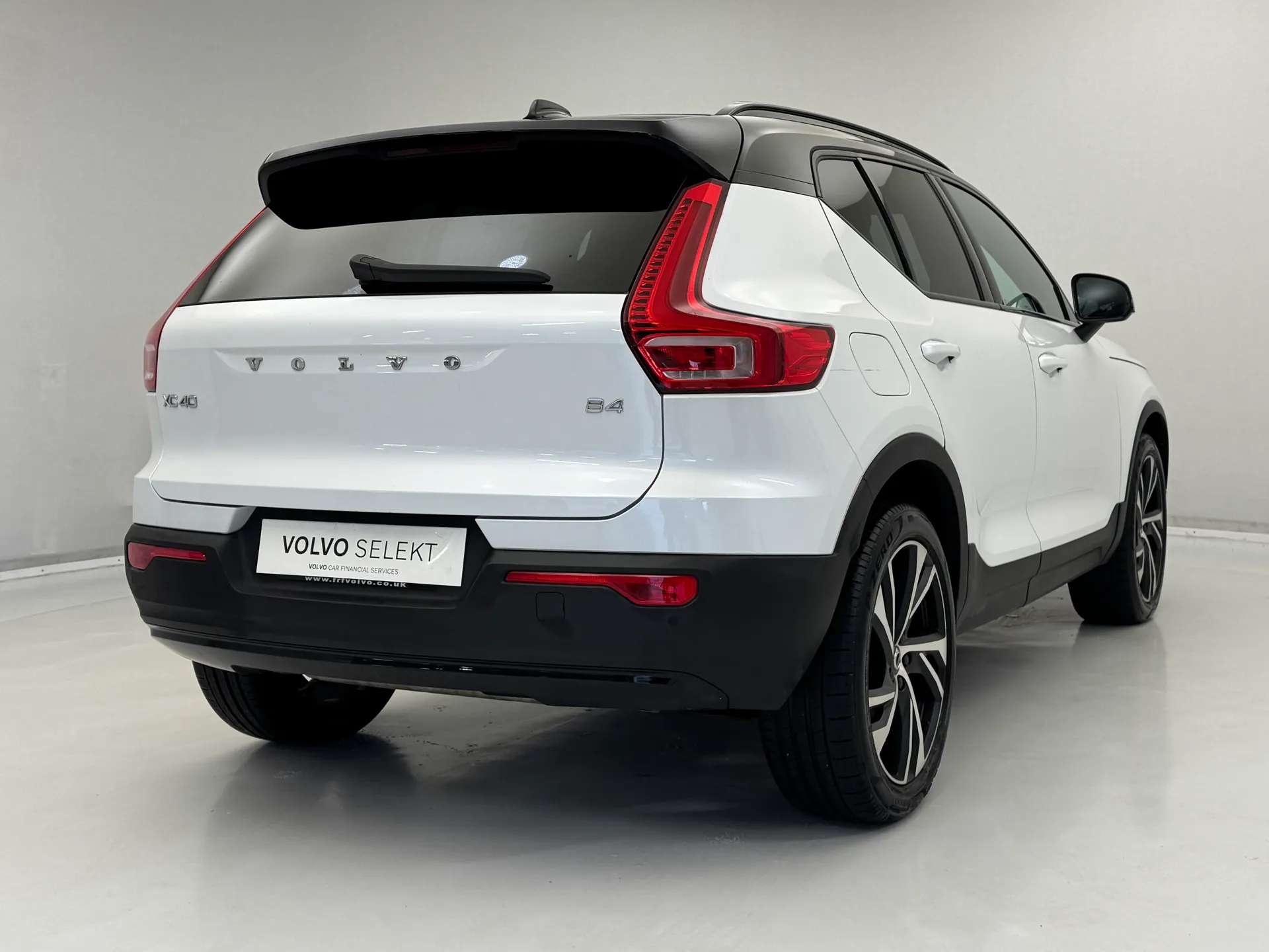 2020 VOLVO XC40 2020 VOLVO XC40