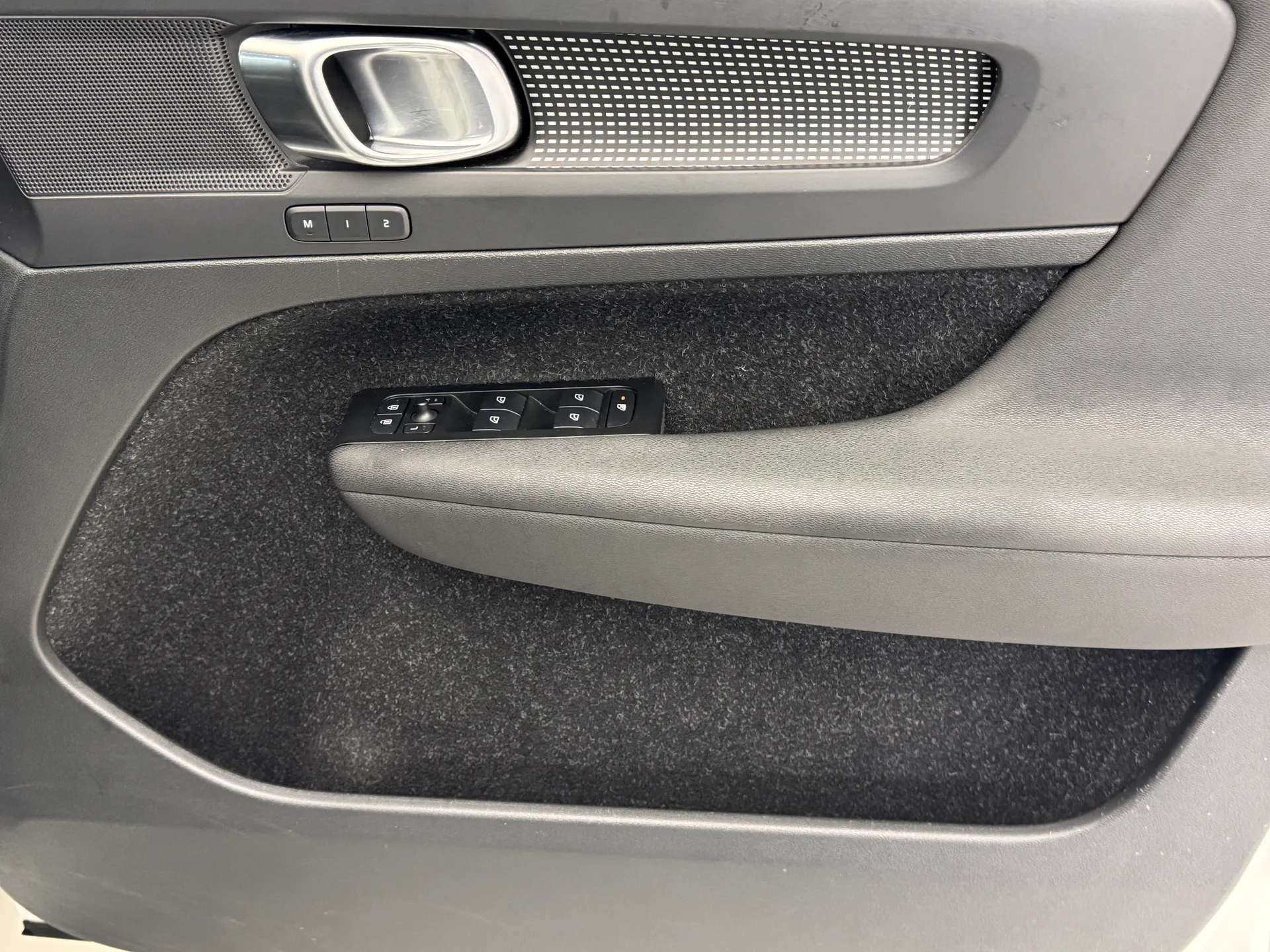 2020 VOLVO XC40 2020 VOLVO XC40