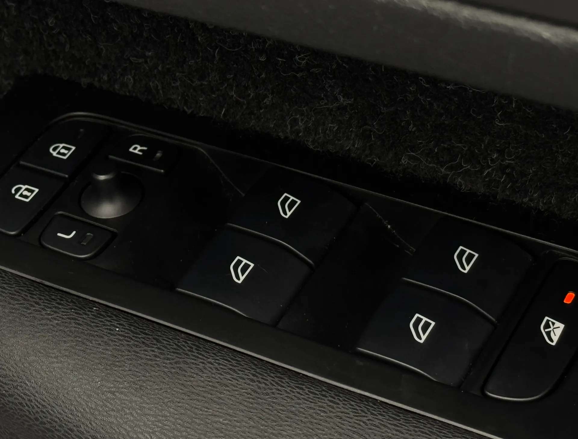 2020 VOLVO XC40 2020 VOLVO XC40