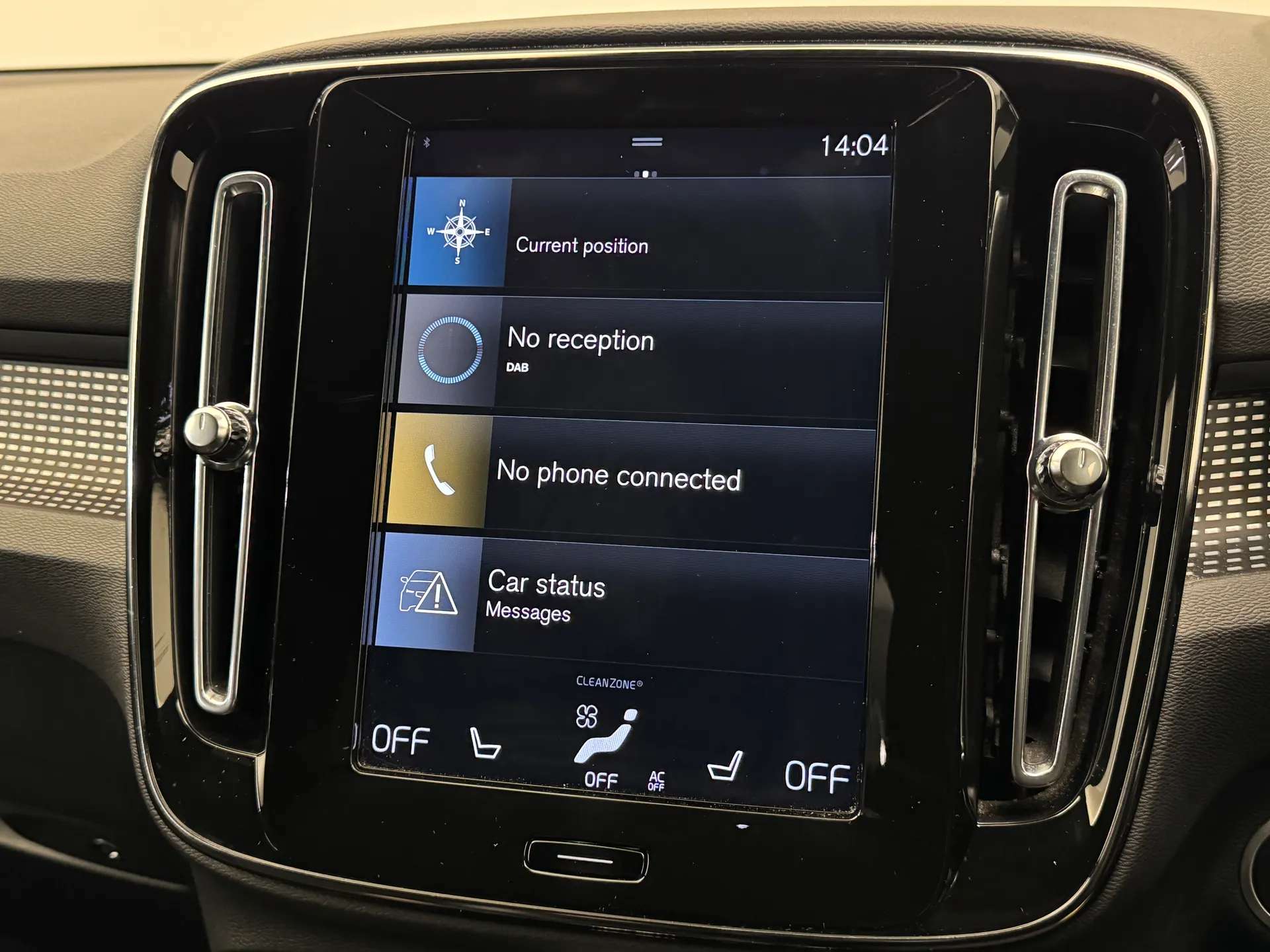 2020 VOLVO XC40 2020 VOLVO XC40